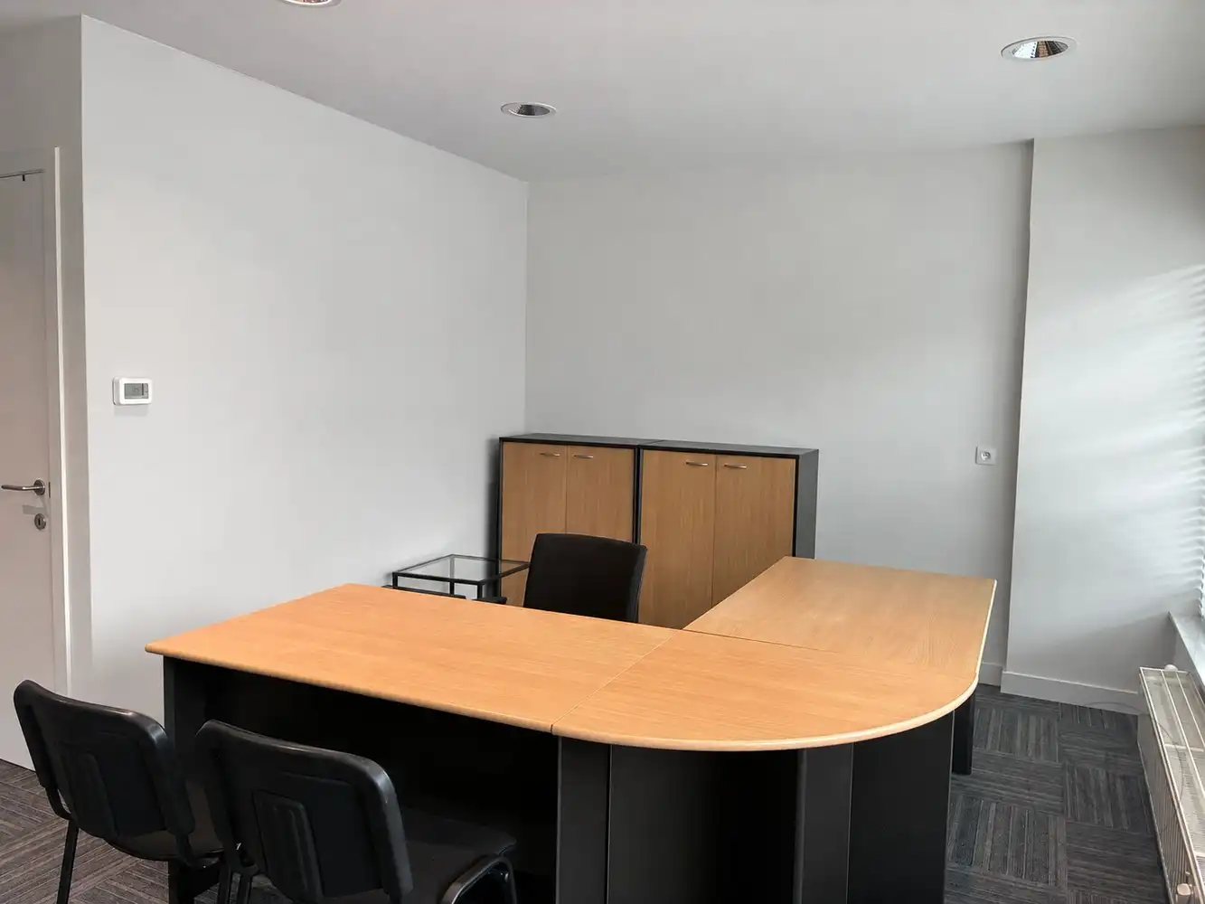 Commerciële handelsruimte te huur op toplocatie in Genk foto 4