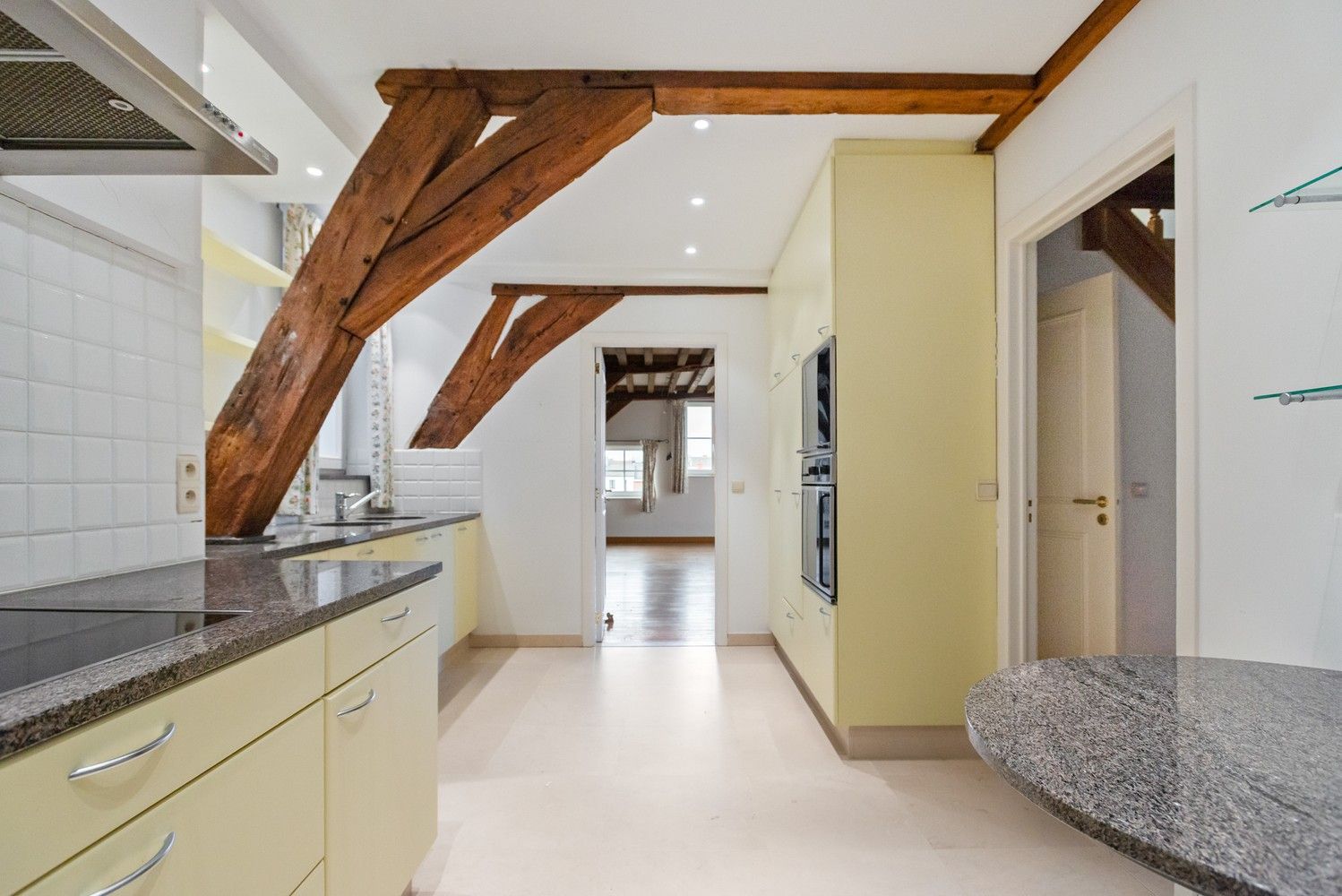 Unieke, lichtrijke loftduplex in het historisch centrum van Lier foto 10