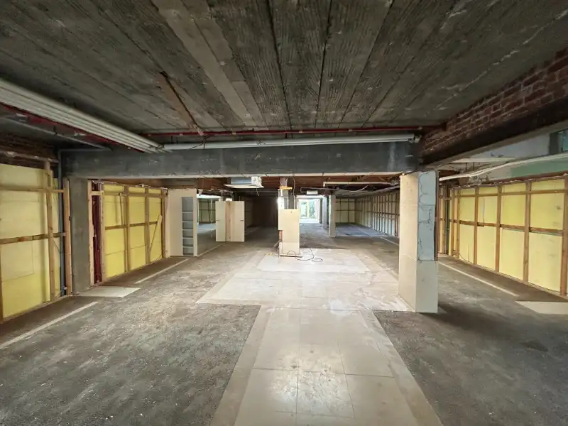 Casco handelsruimte van 398 m² op toplocatie in Merelbeke foto 3