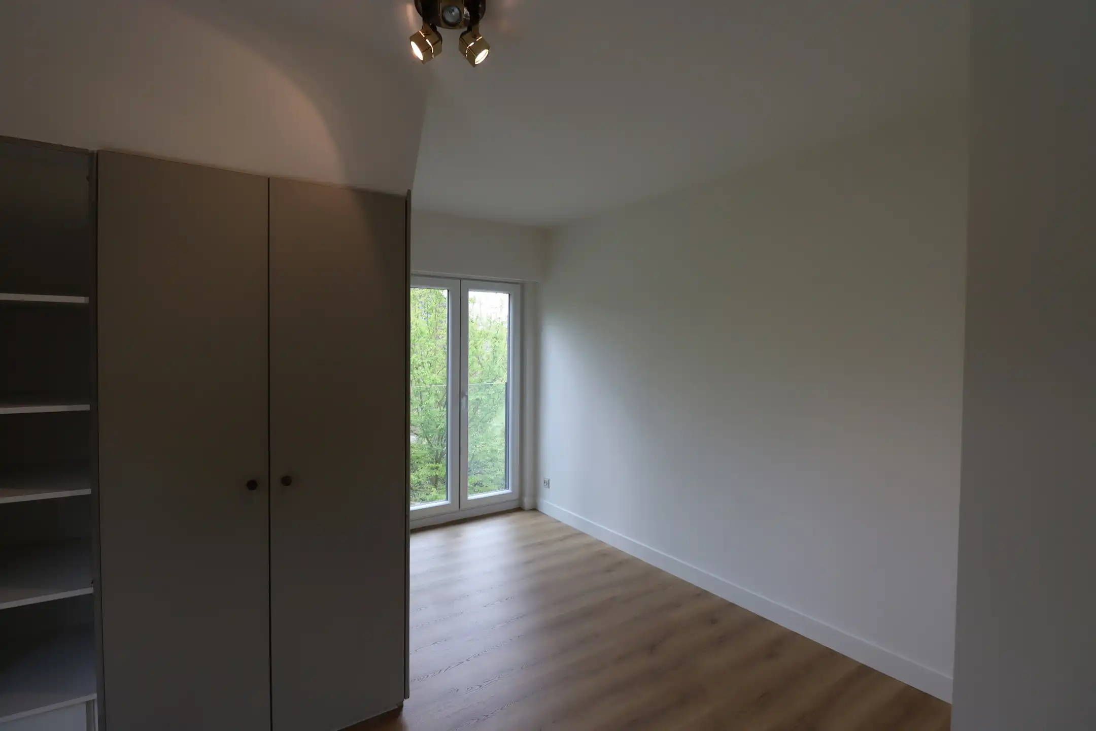 Ruim huis met tuin en Garage foto 7