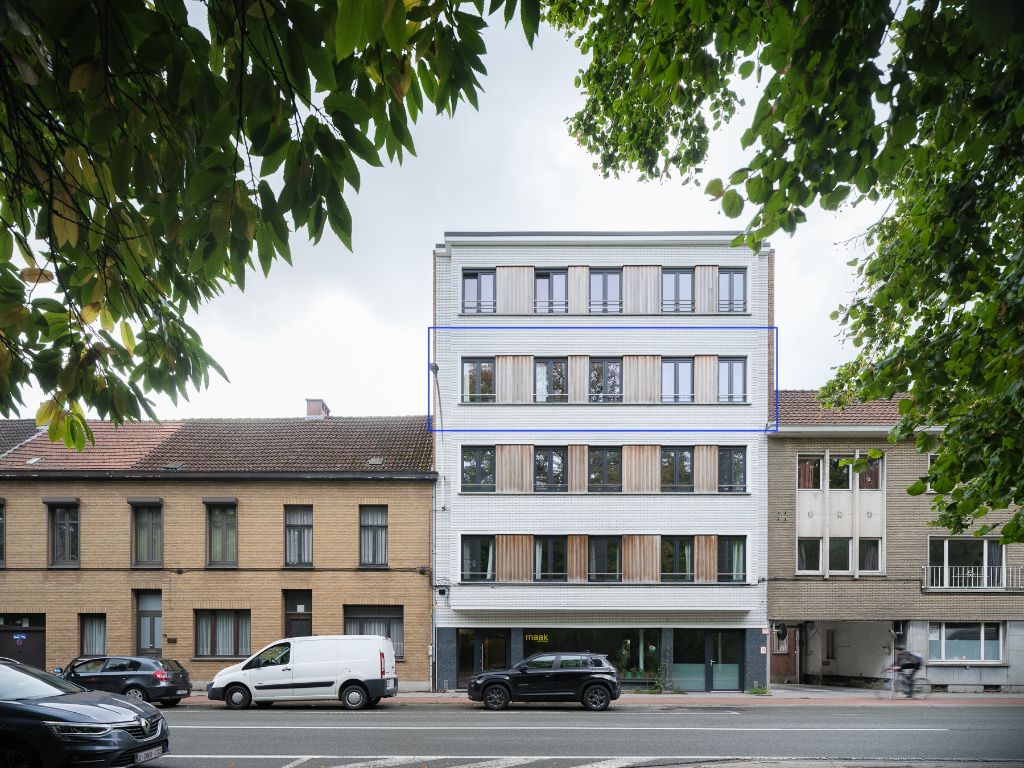 Ruim en instapklaar stadsappartement (163 m²) met zonnige terrassen nabij de Coupure foto {{pictureIndex}}