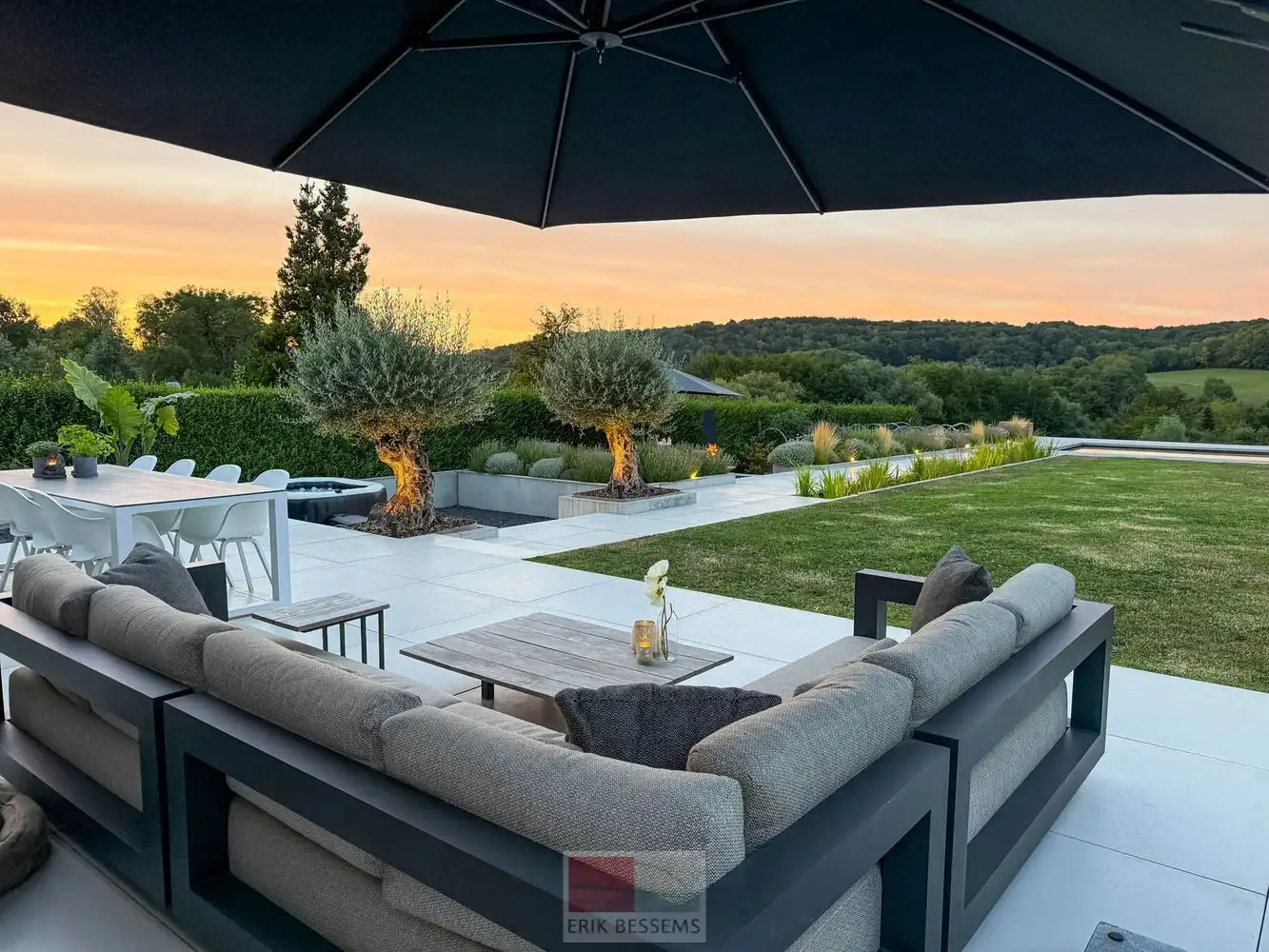 Op een royaal perceel van circa 910 m² ligt deze moderne en energiezuinige woning van circa 177 m² bewoonbare oppervlakte, met een weids panorama over het Limburgse Heuvelland. foto 38