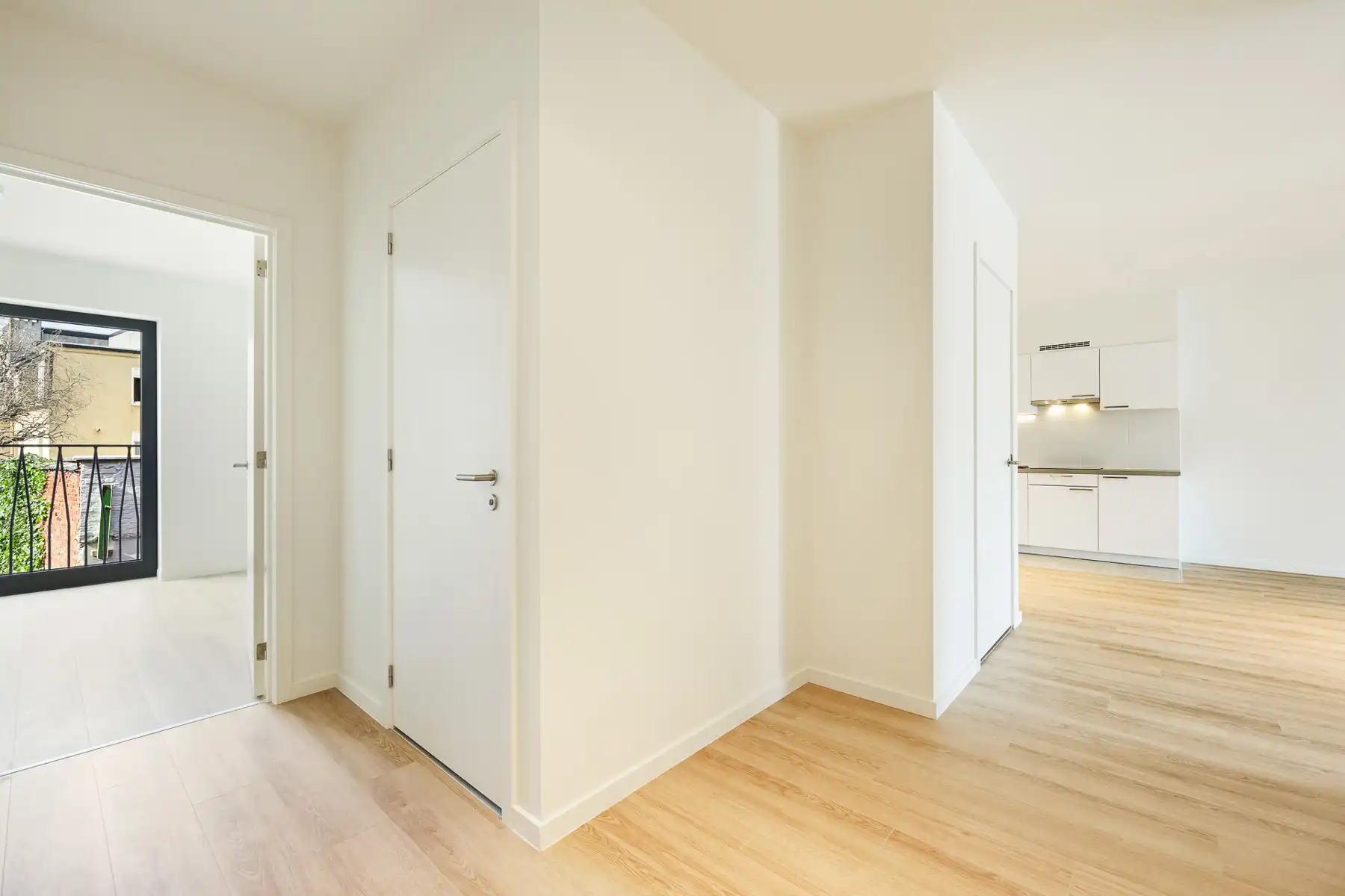 Nieuw appartement met 2 slaapkamers, terras en staanplaats foto 12