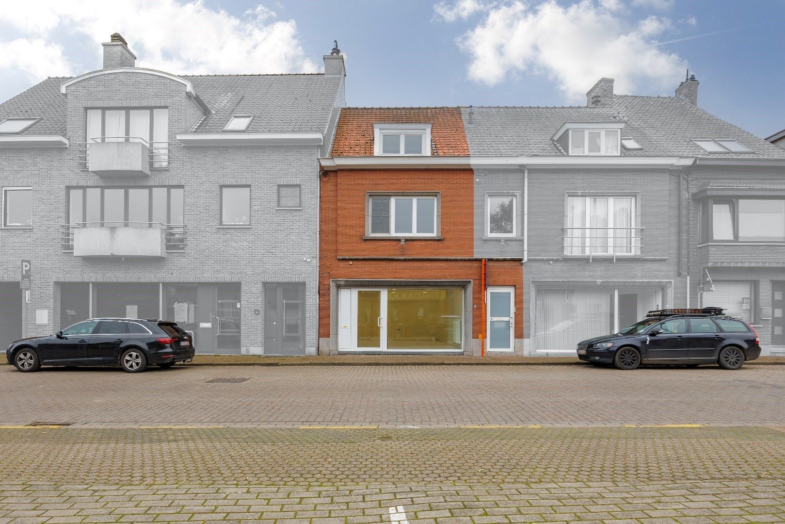 Ruime woning bestaande uit duplex & handelsglkvl foto {{pictureIndex}}