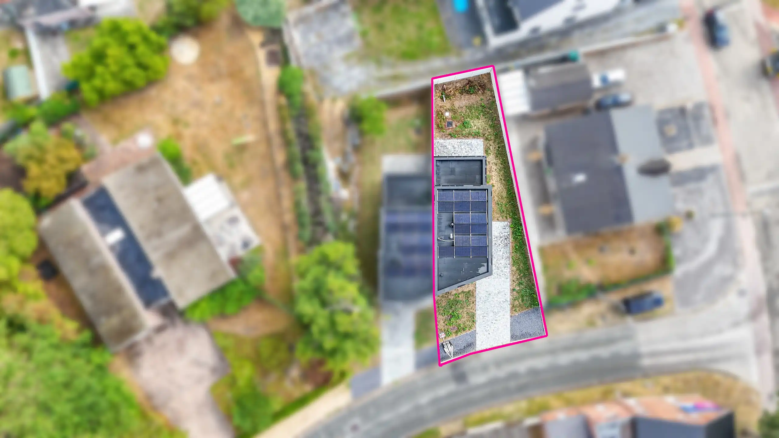 Kwalitatief afgewerkte nieuwbouwwoning op centrale ligging! foto 37