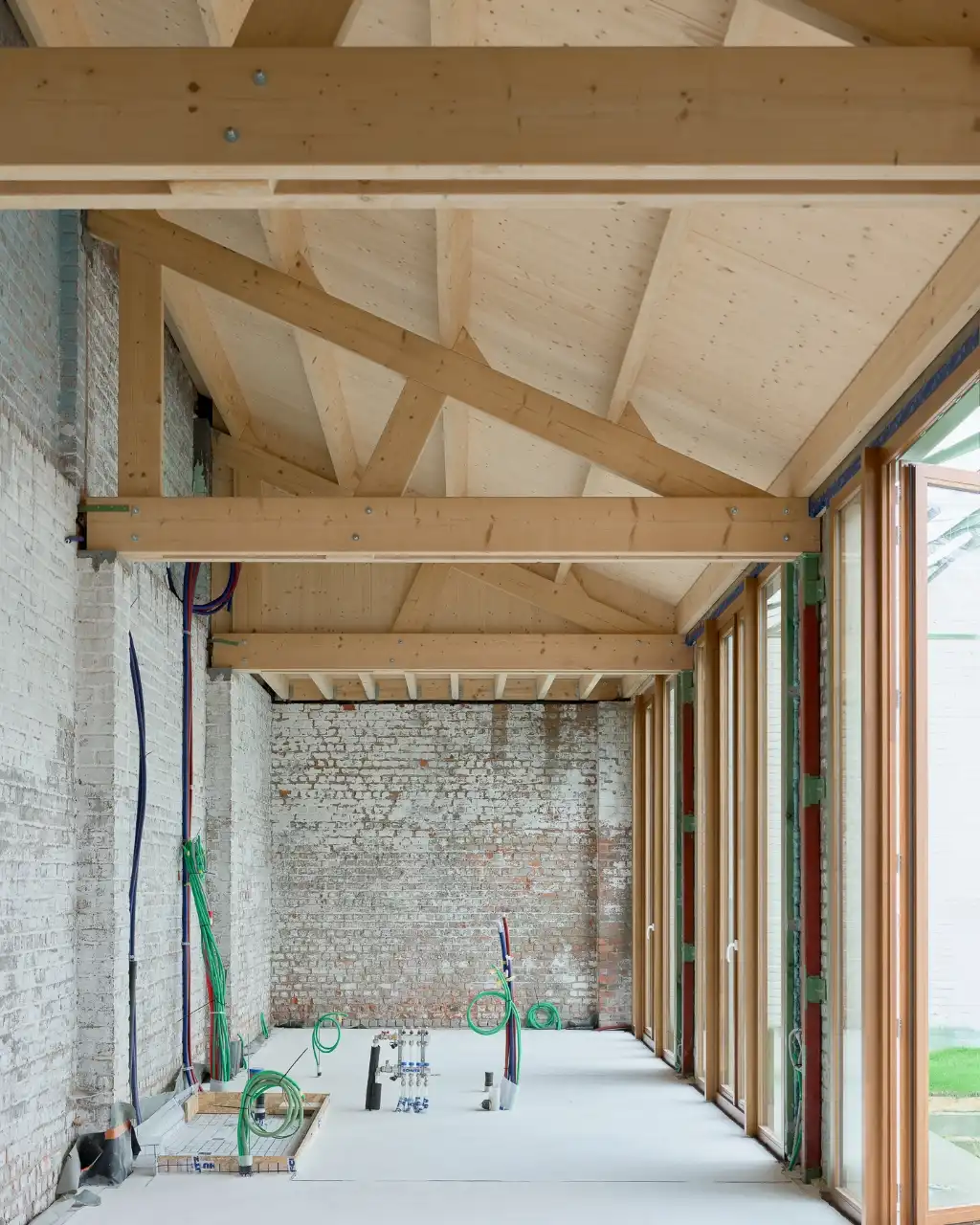 Architecturale woning ontworpen door&nbsp;GAFPA&nbsp;architecten met tuin, garage en atelierruimte op een boogscheut van het stadscentrum. foto 5