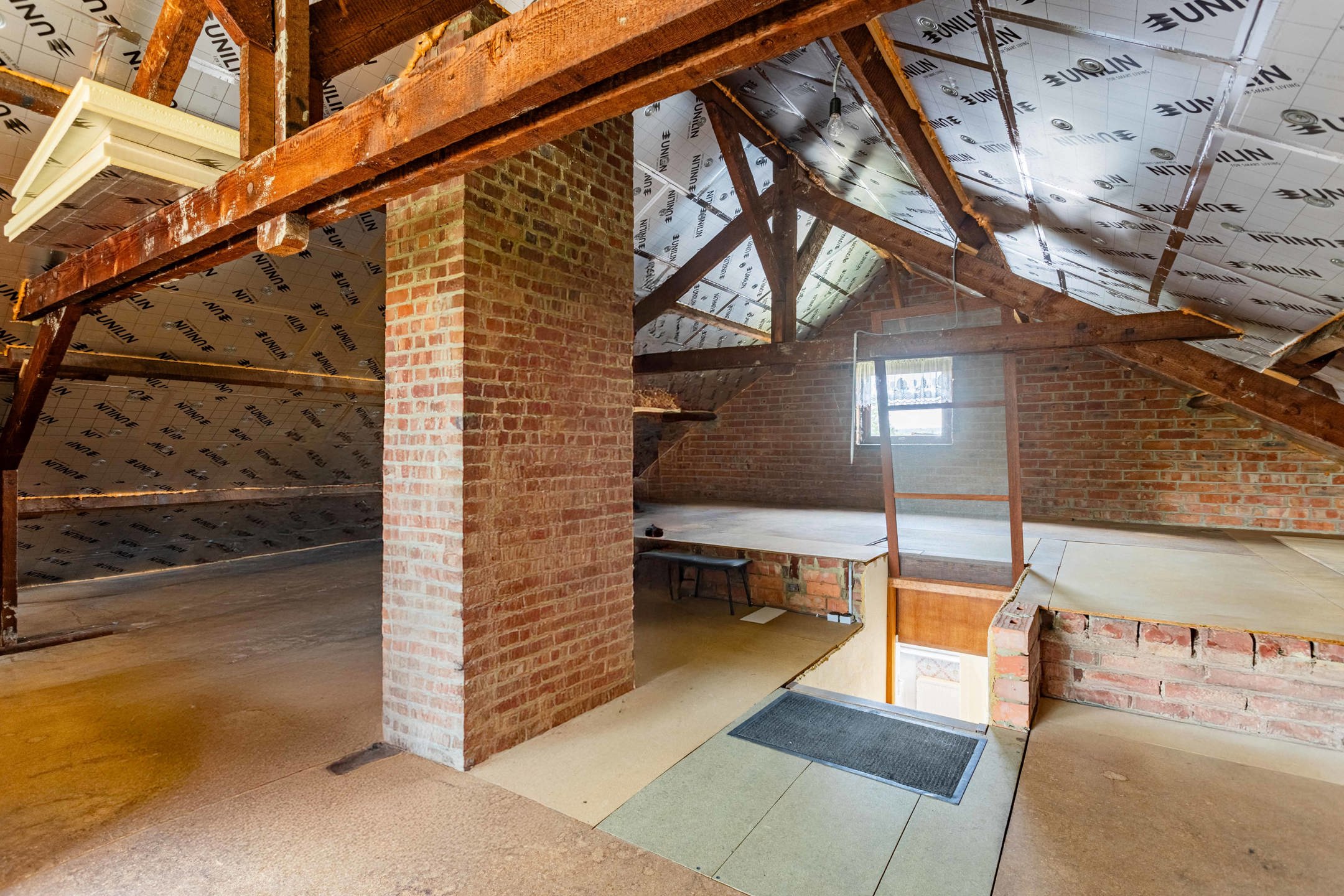 Solide alleenstaande woning op een prachtige locatie foto 20