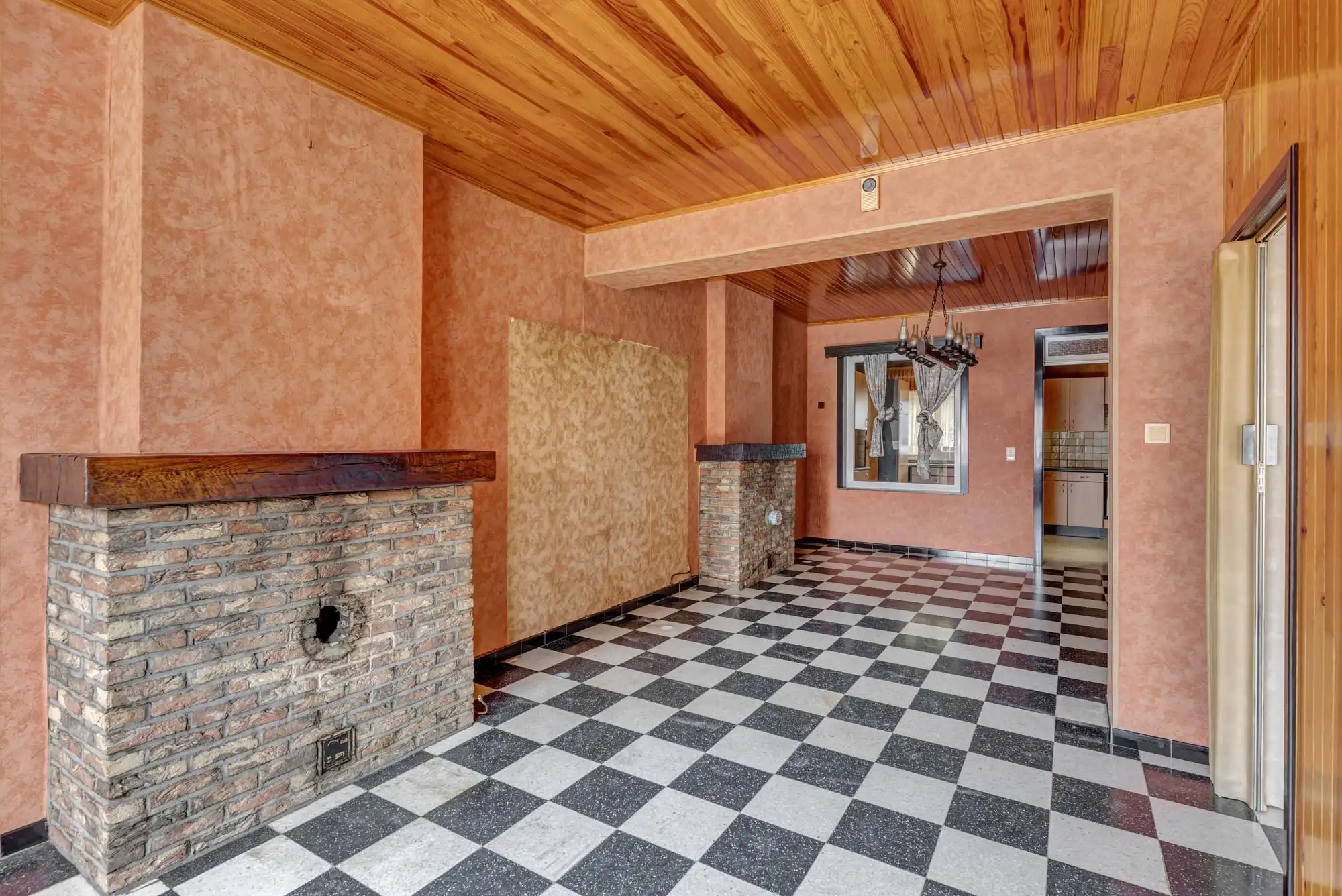 Ruime woning met veel potentieel en grote garage (80m²) foto 3