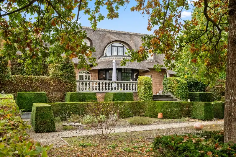 Een eigendom met uitzonderlijk potentieel foto {{pictureIndex}}