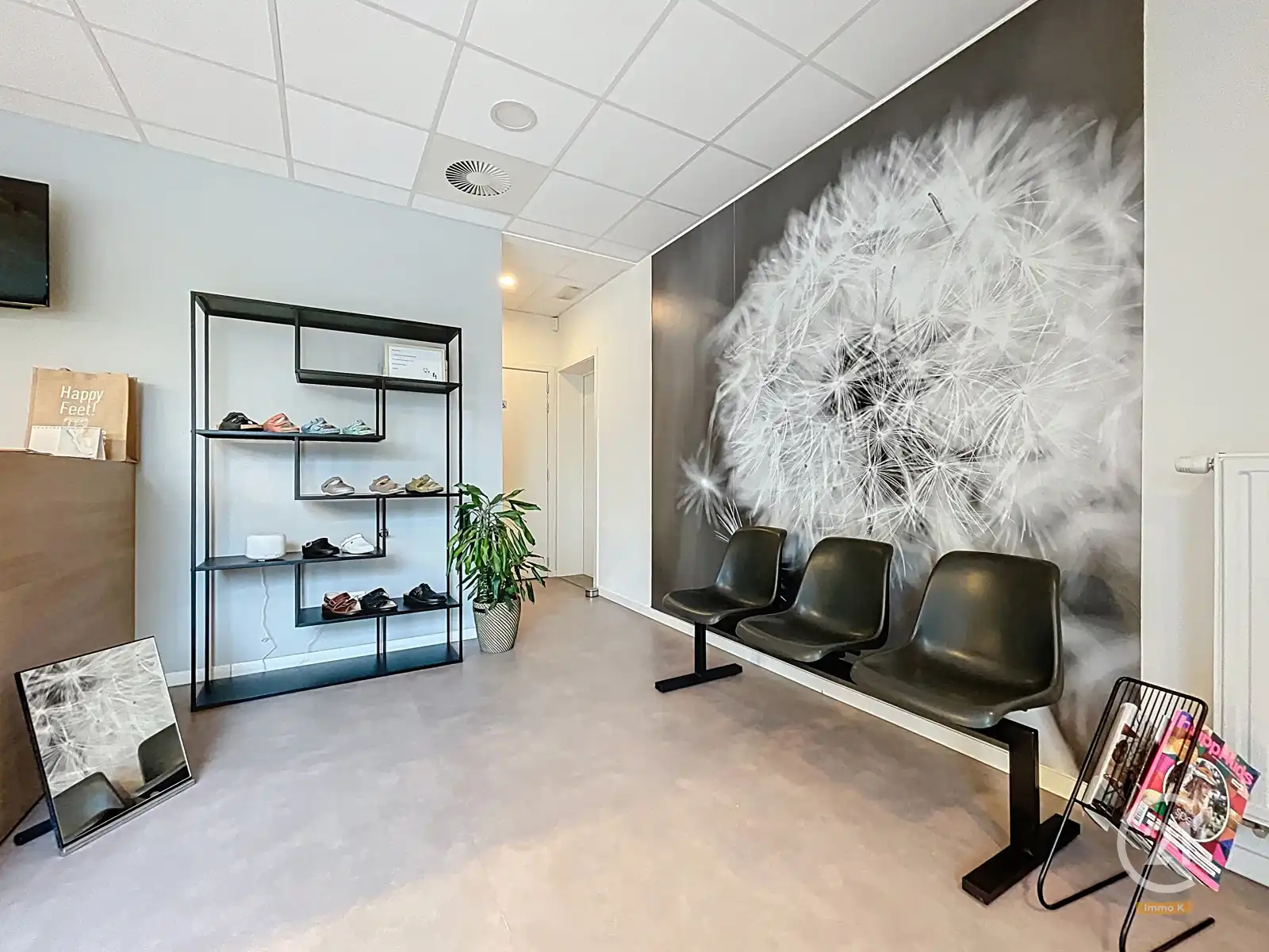 Commercieel gelegen handelsgelijkvloers met 3 privé-parkings foto 6