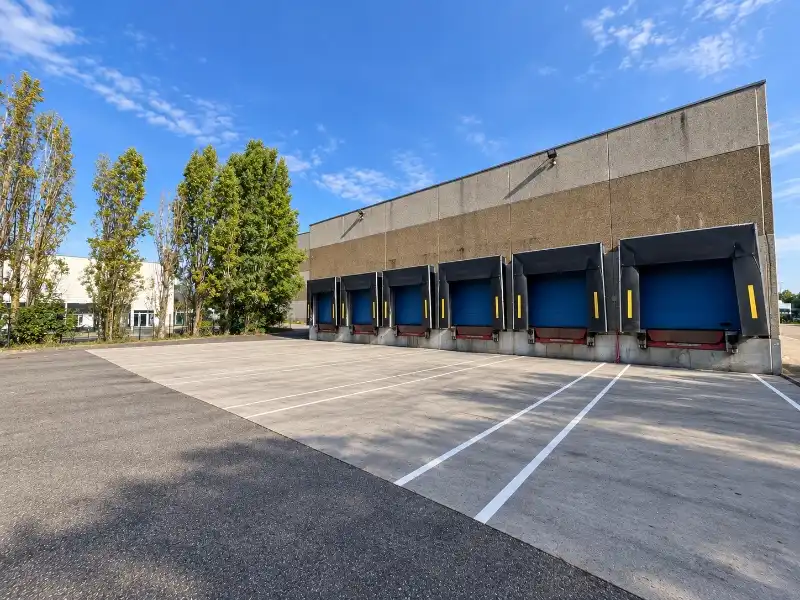 Logistiek magazijn op toplocatie te huur foto 2