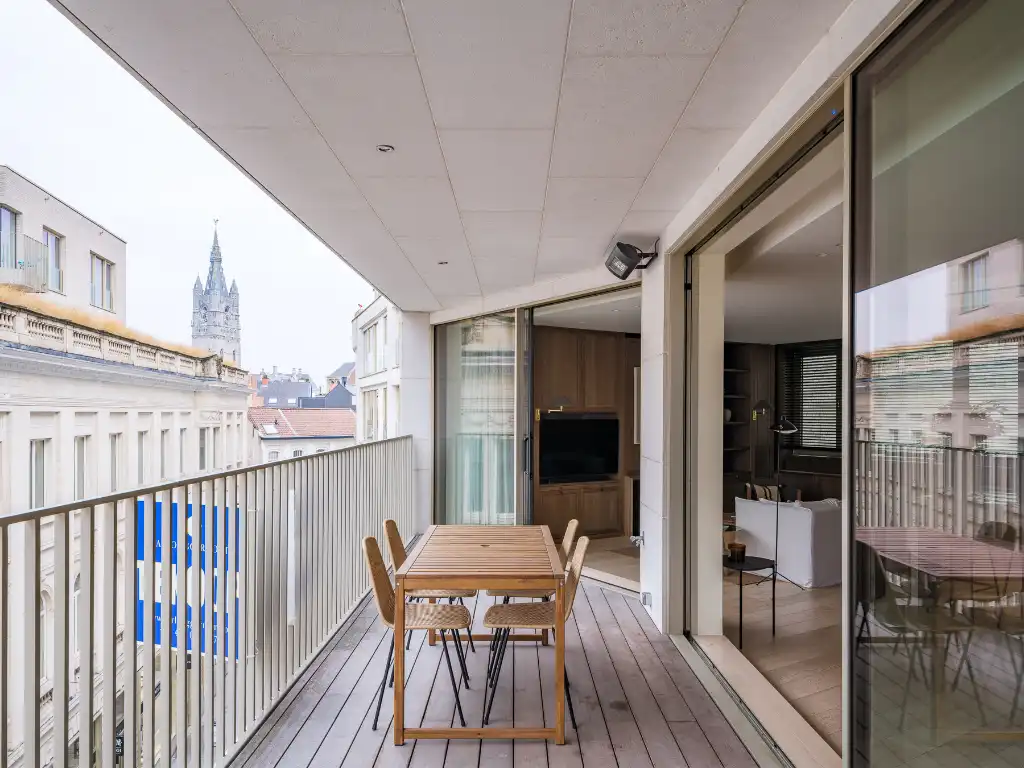 Luxueus 2-slaapkamer appartement met ruim terras en centrale ligging aan de Kouter foto 3