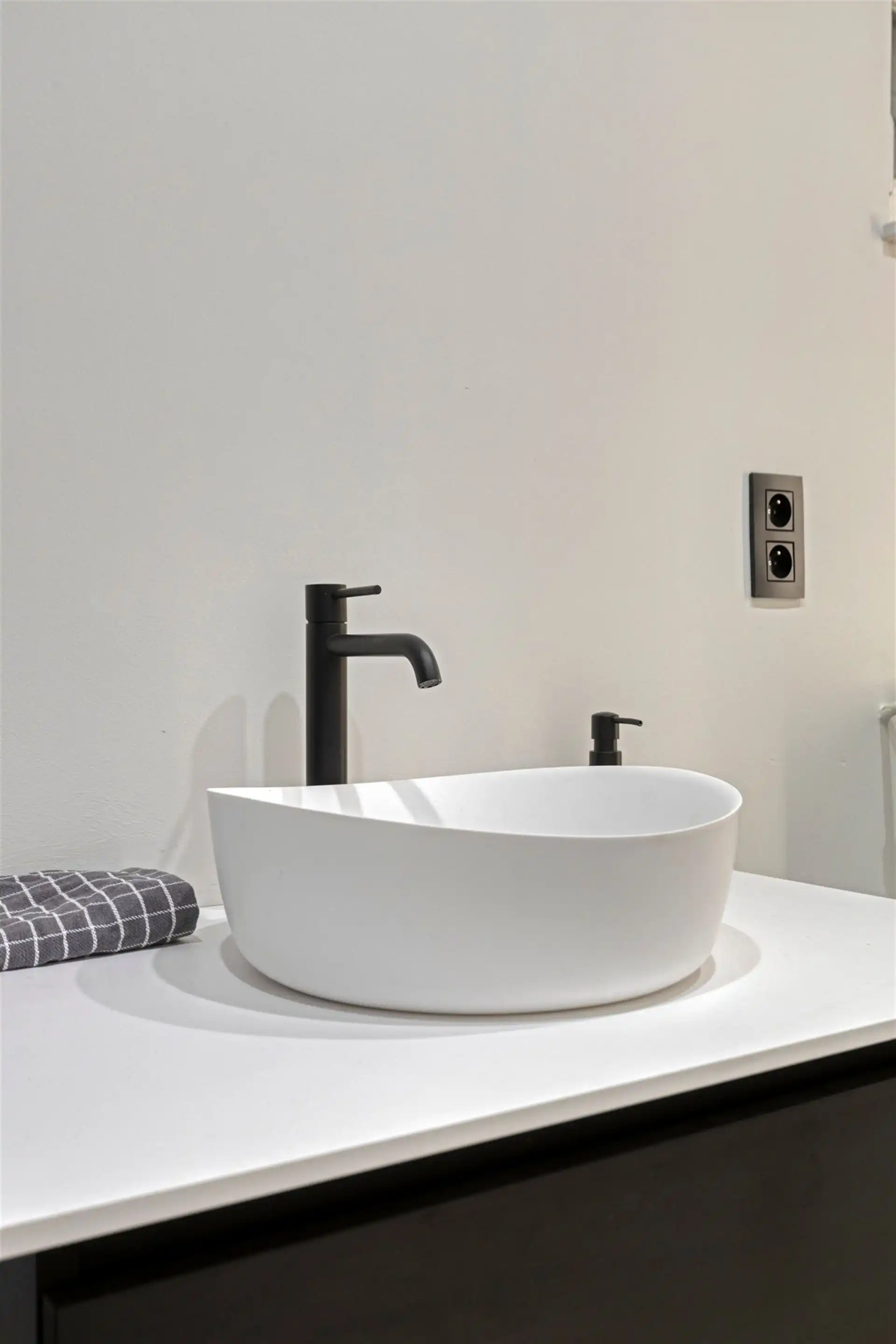 Gerenoveerde en energiezuinige woning met hoogwaardige afwerking in een rustige woonwijk te Wiemesmeer foto 14