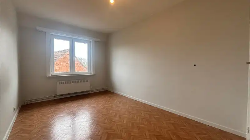 Ruime koppelwoning met 3 slaapkamers Garage en Tuin te huur in Brugge foto 10