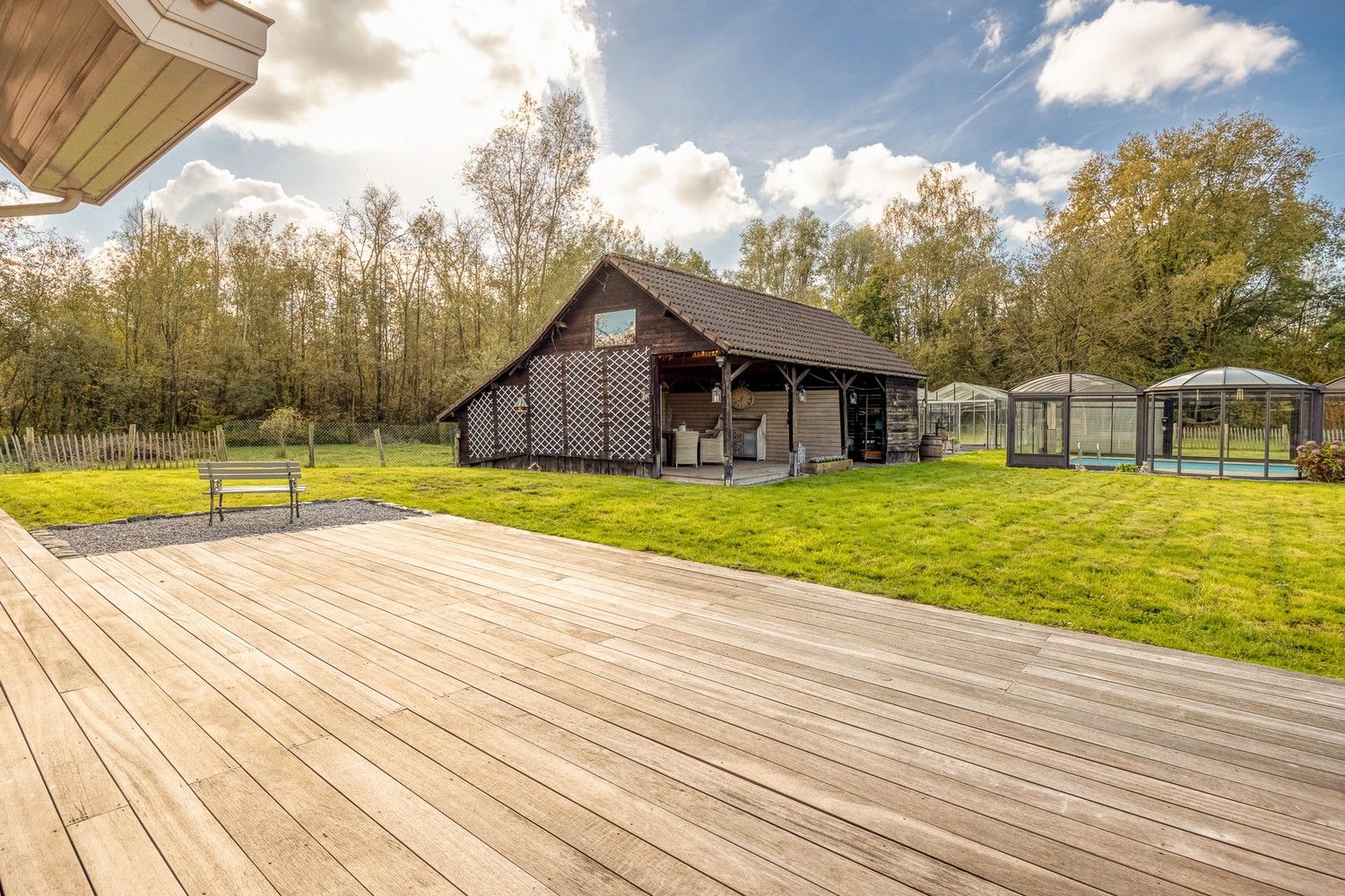 Landelijke charme villa met prachtige tuin grenzend aan natuurgebied foto 7