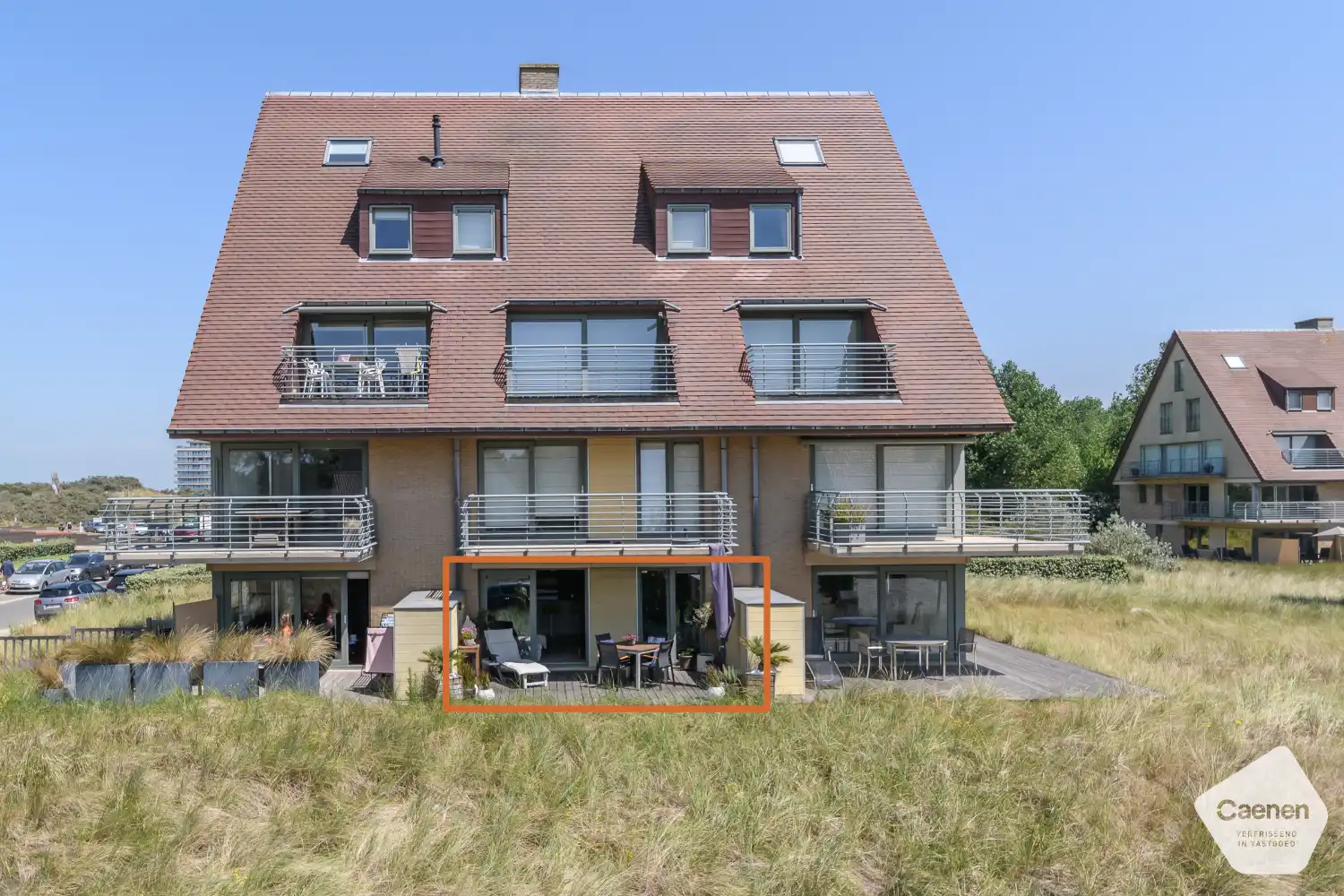 Stijlvol gemeubeld 1-slaapkamerappartement met ruim terras op toplocatie in De Panne foto 9