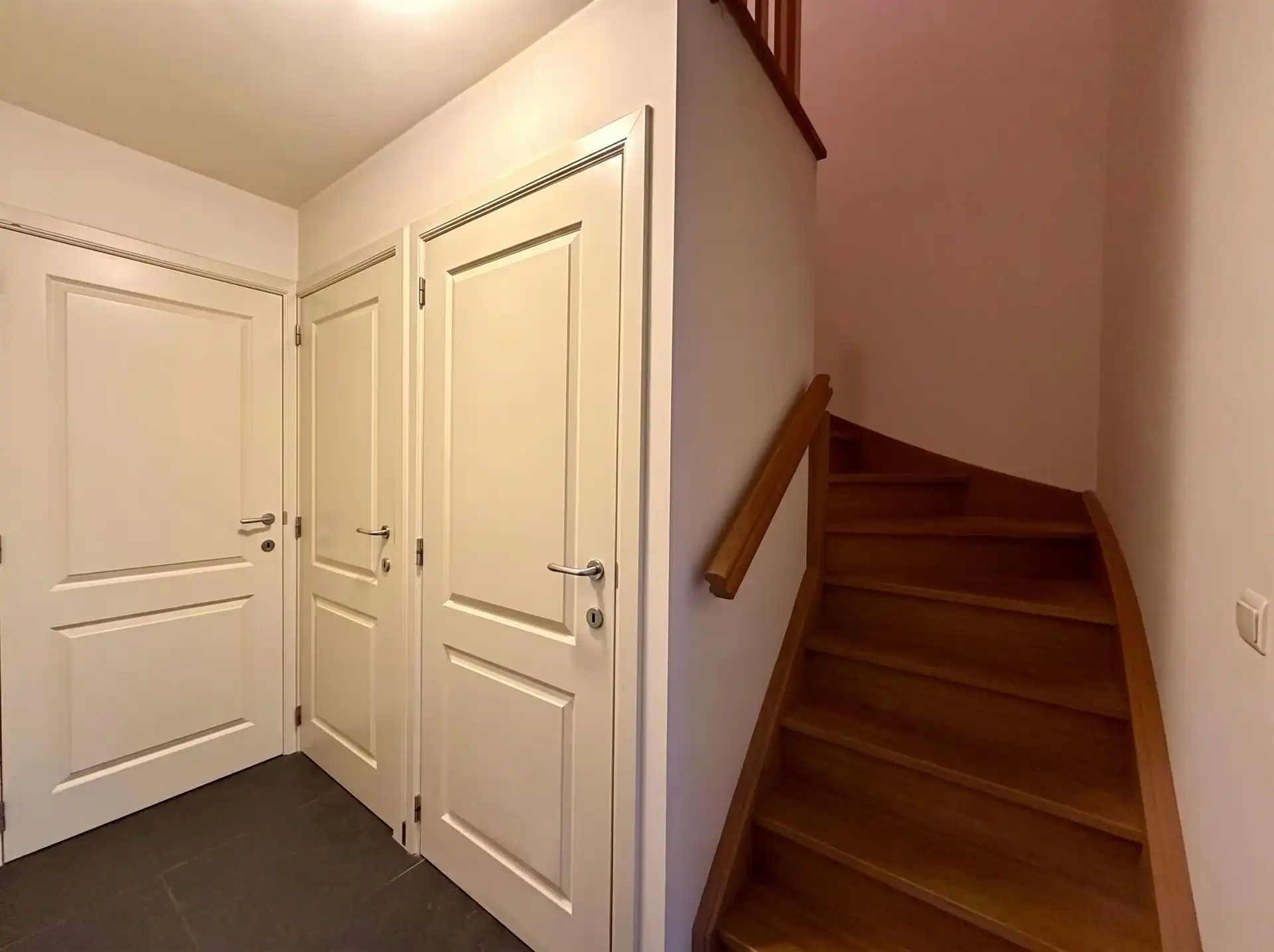 Ruim wonen op een toplocatie in Lanklaar met alle comfort, 2 terrassen en garagebox inbegrepen. foto 13