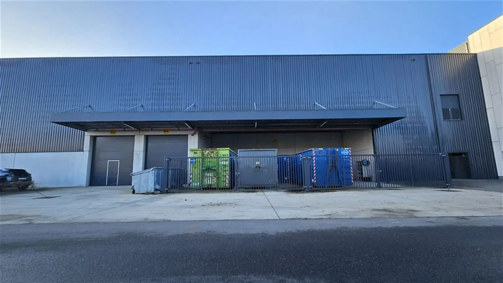 Logistiek met kantoren foto 8