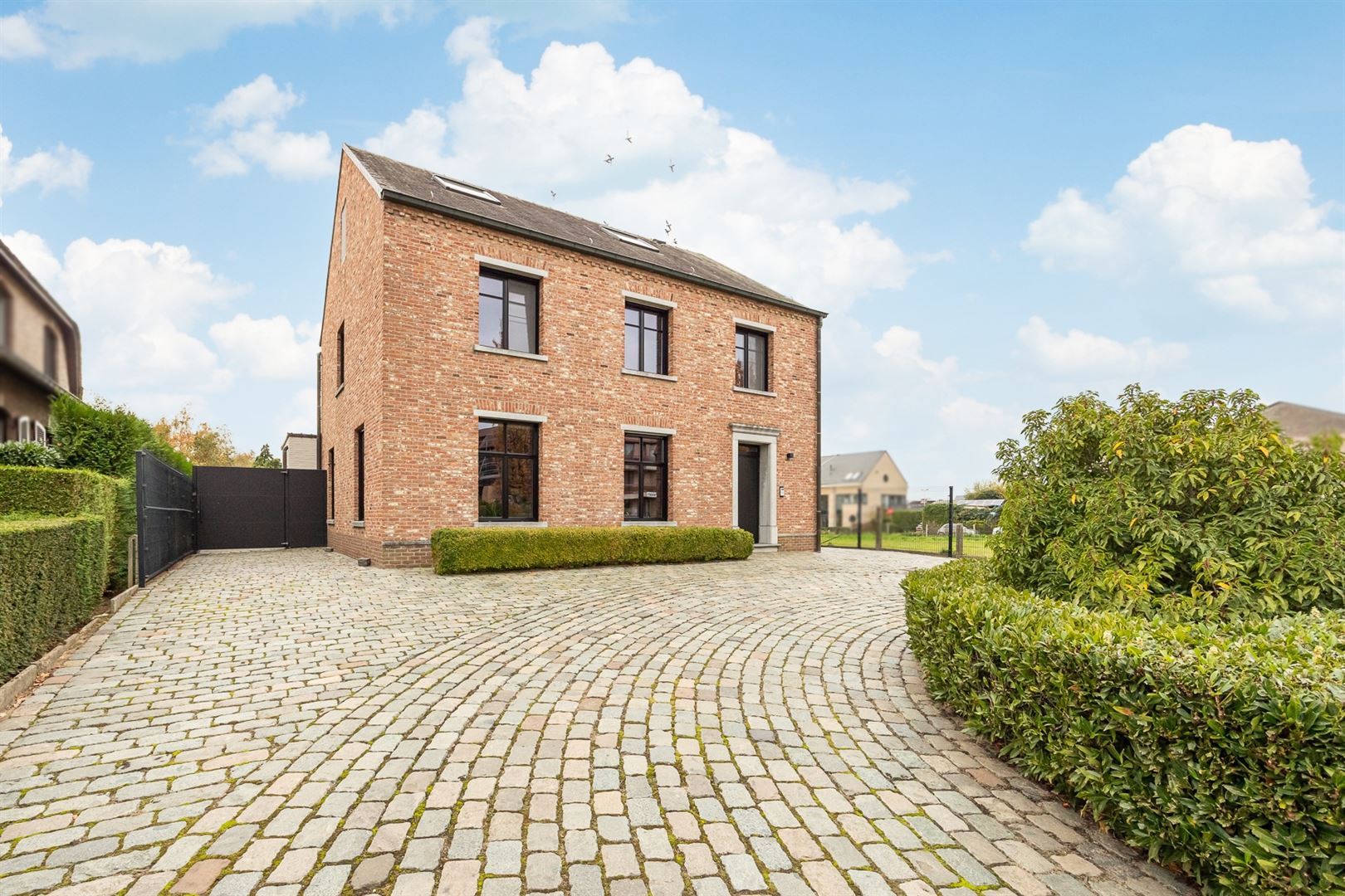 Ruime en sfeervolle OB te Heist-centrum! foto 31