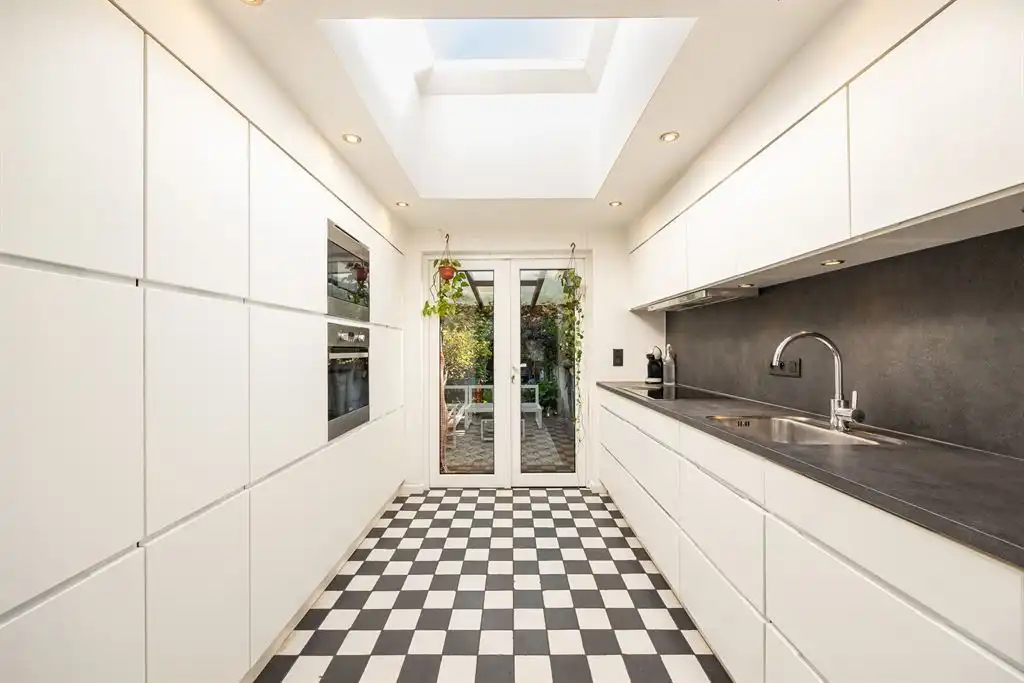 Instapklare woning met groene tuin foto 4