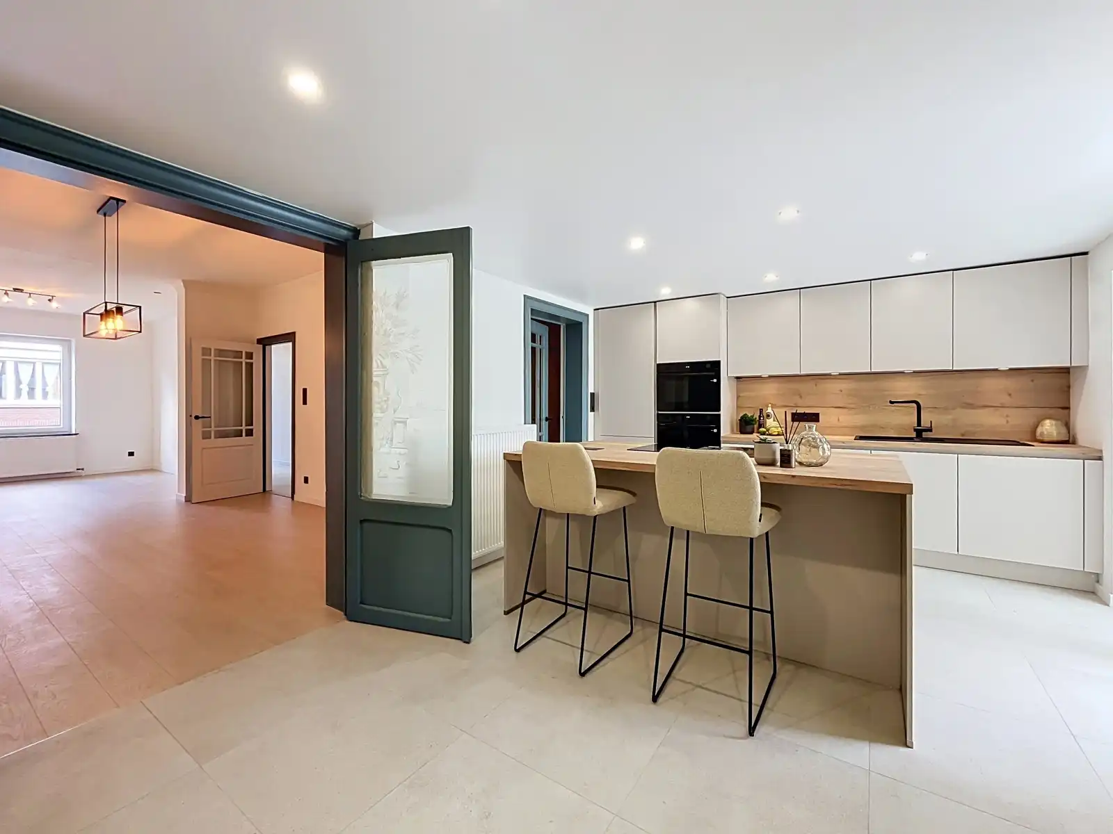 Charmante en recent gerenoveerde woning op topligging in Tienen 🏡✨ foto 7