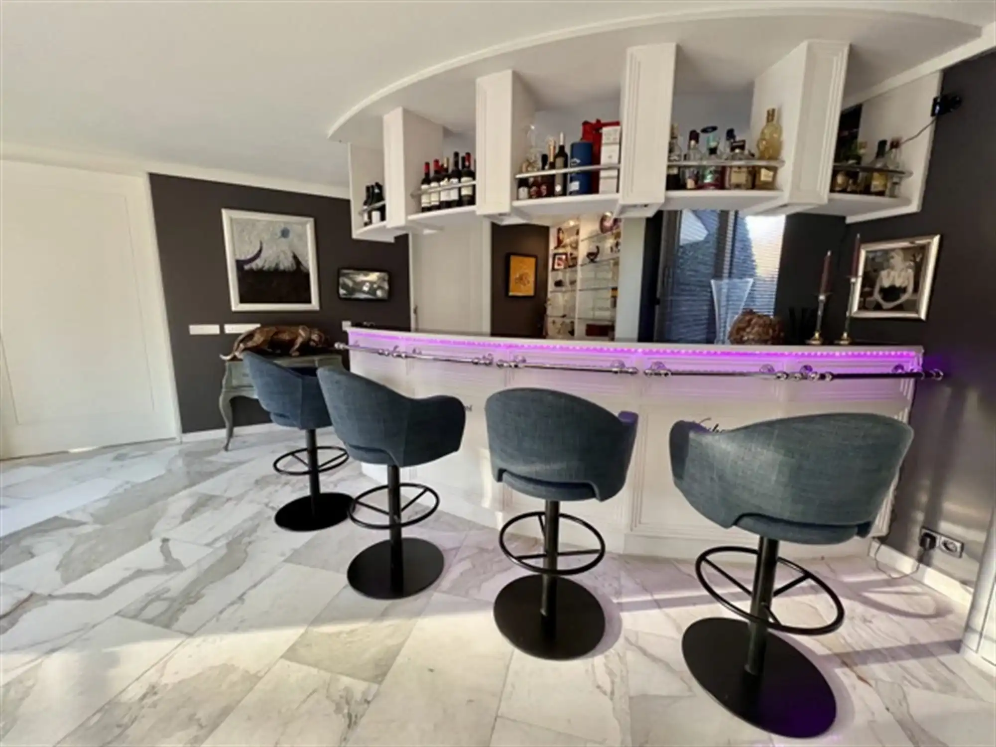 Statig landgoed met binnenzwembad op toplocatie foto 21