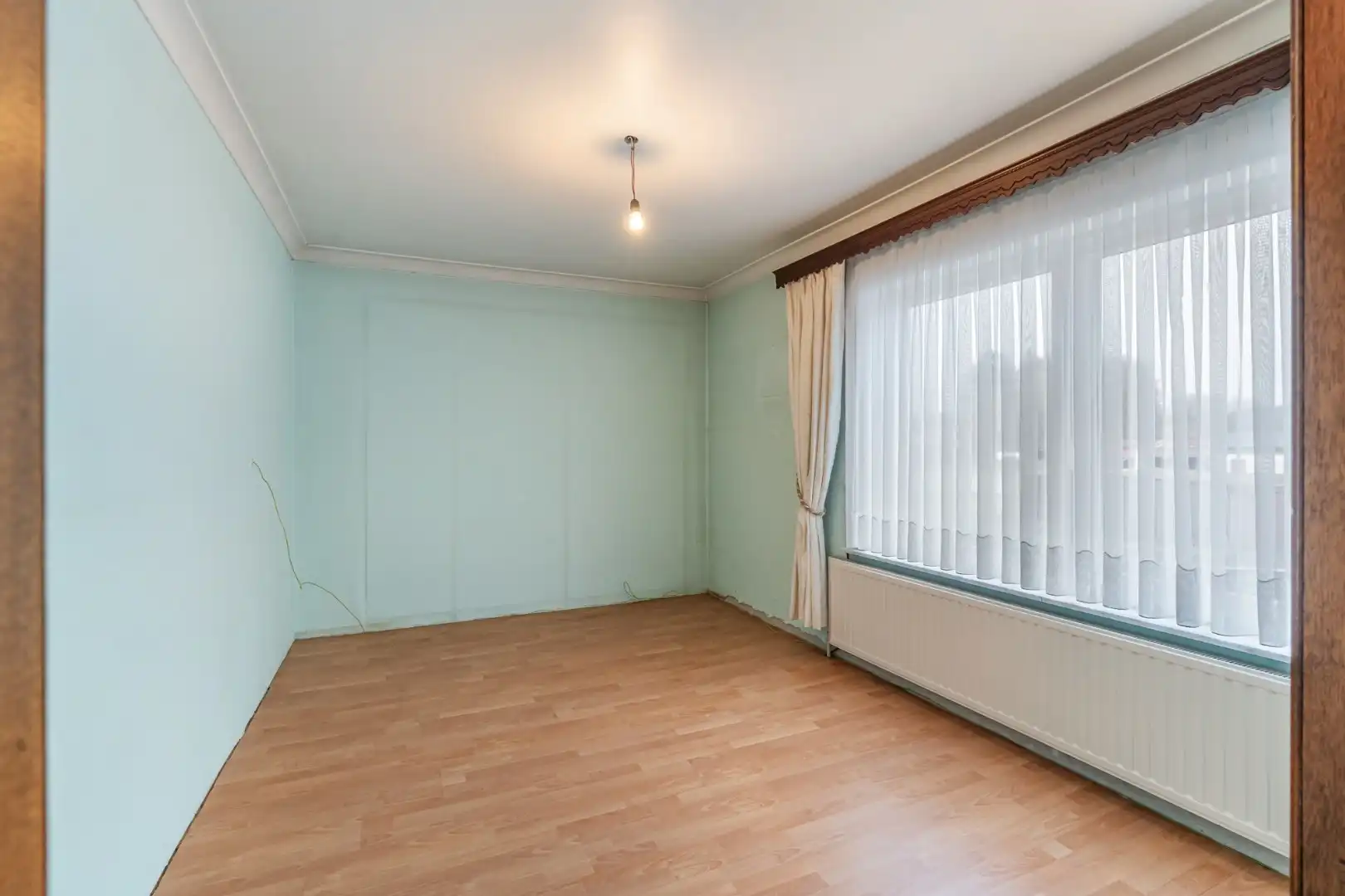 Halfvrijstaande woning op een perceel van 7a31ca, met aparte bureelruimte en inpandige garage! foto 11