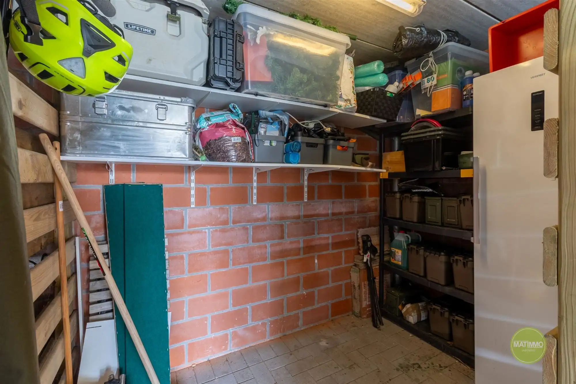 Instapklaar gerenoveerd appartement met ruim terras in Balen foto 19