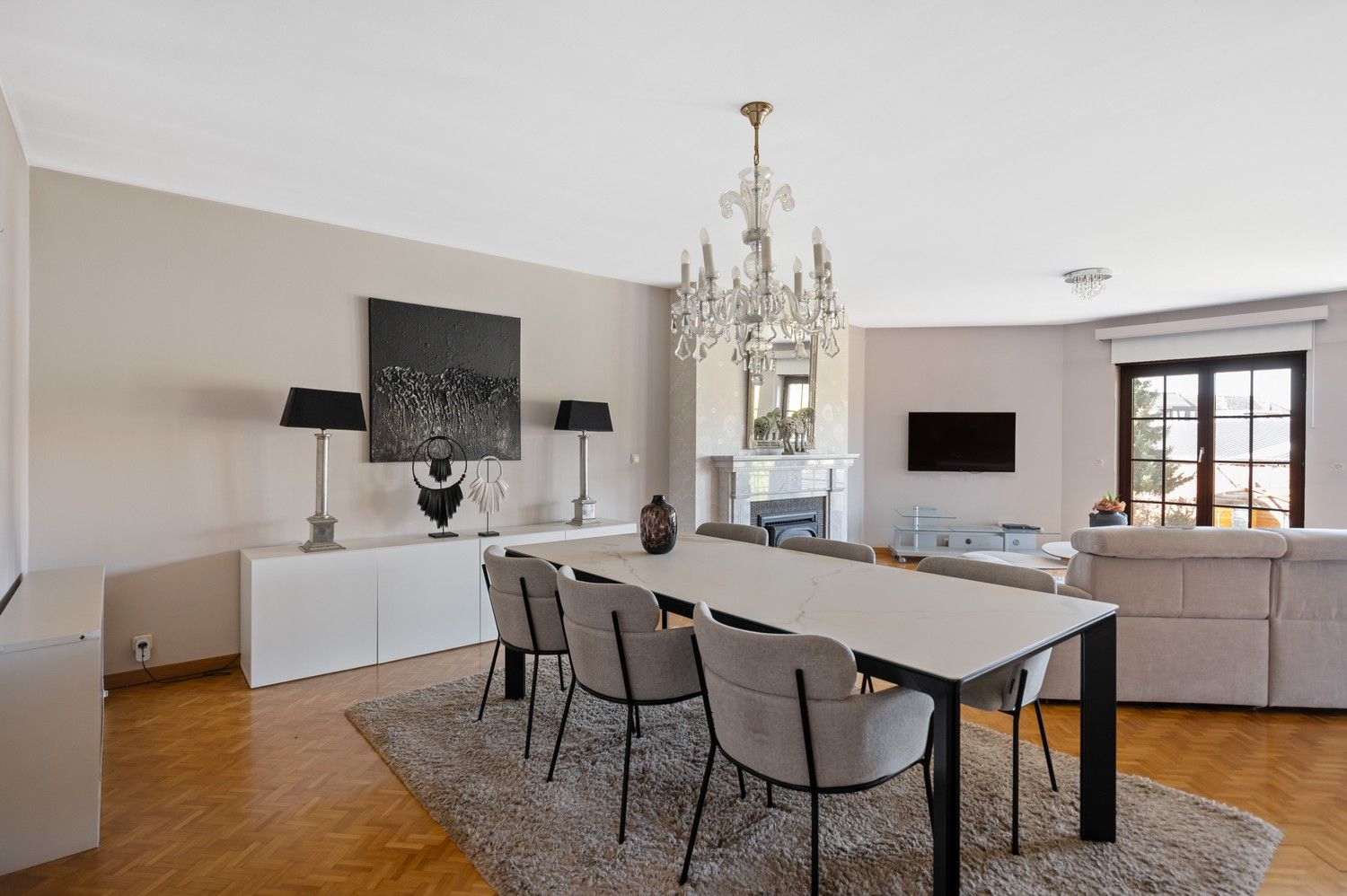 Ruime woning met polyvalente (kantoor)ruimte & tuin te Lier! foto 4