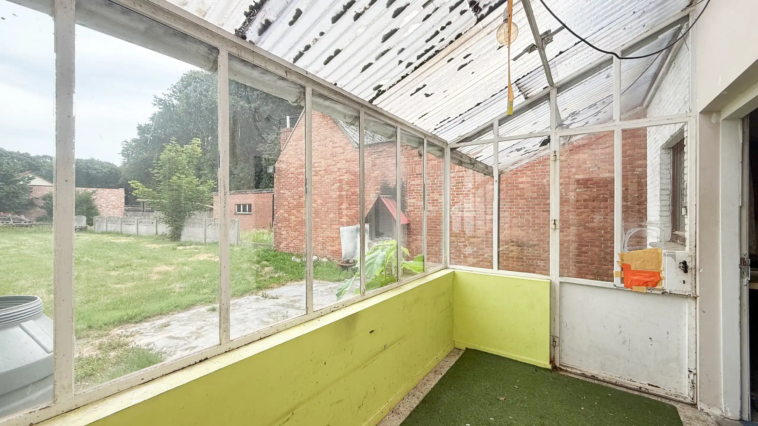 Renovatiepand met ruime living en mooi perceel van 6+ are! foto 11