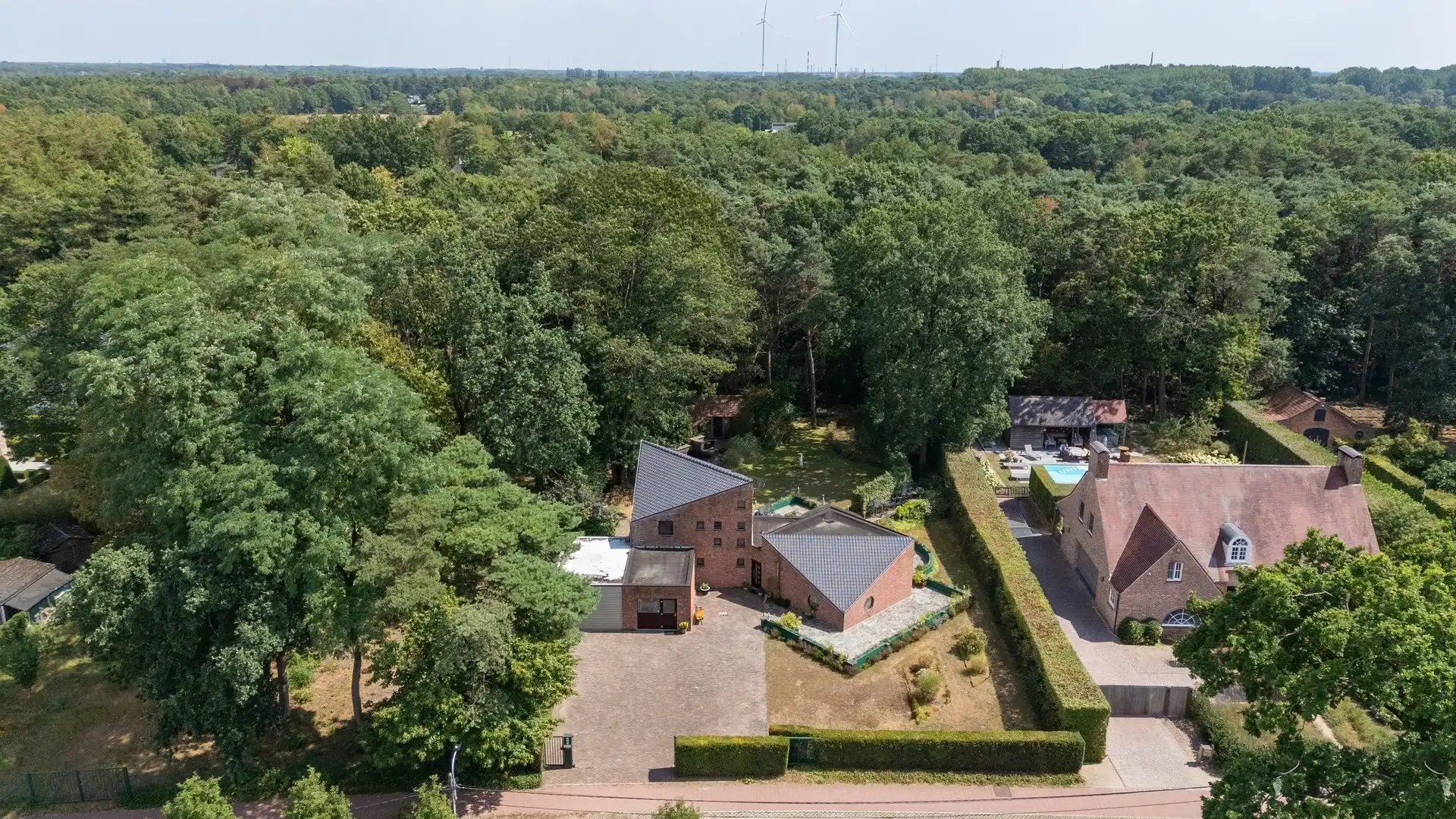 Architecturale woning met 4 slaapkamers op een royaal perceel van 2.012 m² foto 27