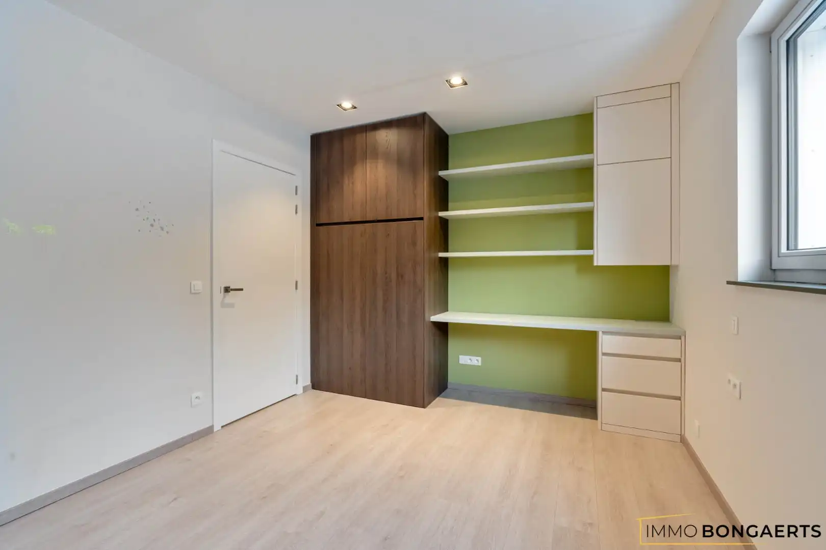 Moderne woonst met 4 slaapkamers  foto 15