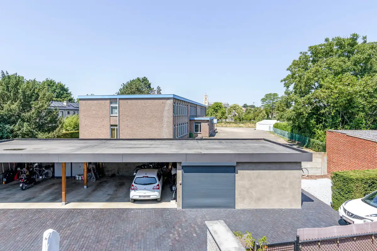 FLEXIBEL DUPLEX APPARTEMENT VAN 183M² MET 5 SLAAPKAMERS MET ZORG- EN WOONOPLOSSING NABIJ CENTRUM TONGEREN. foto 32