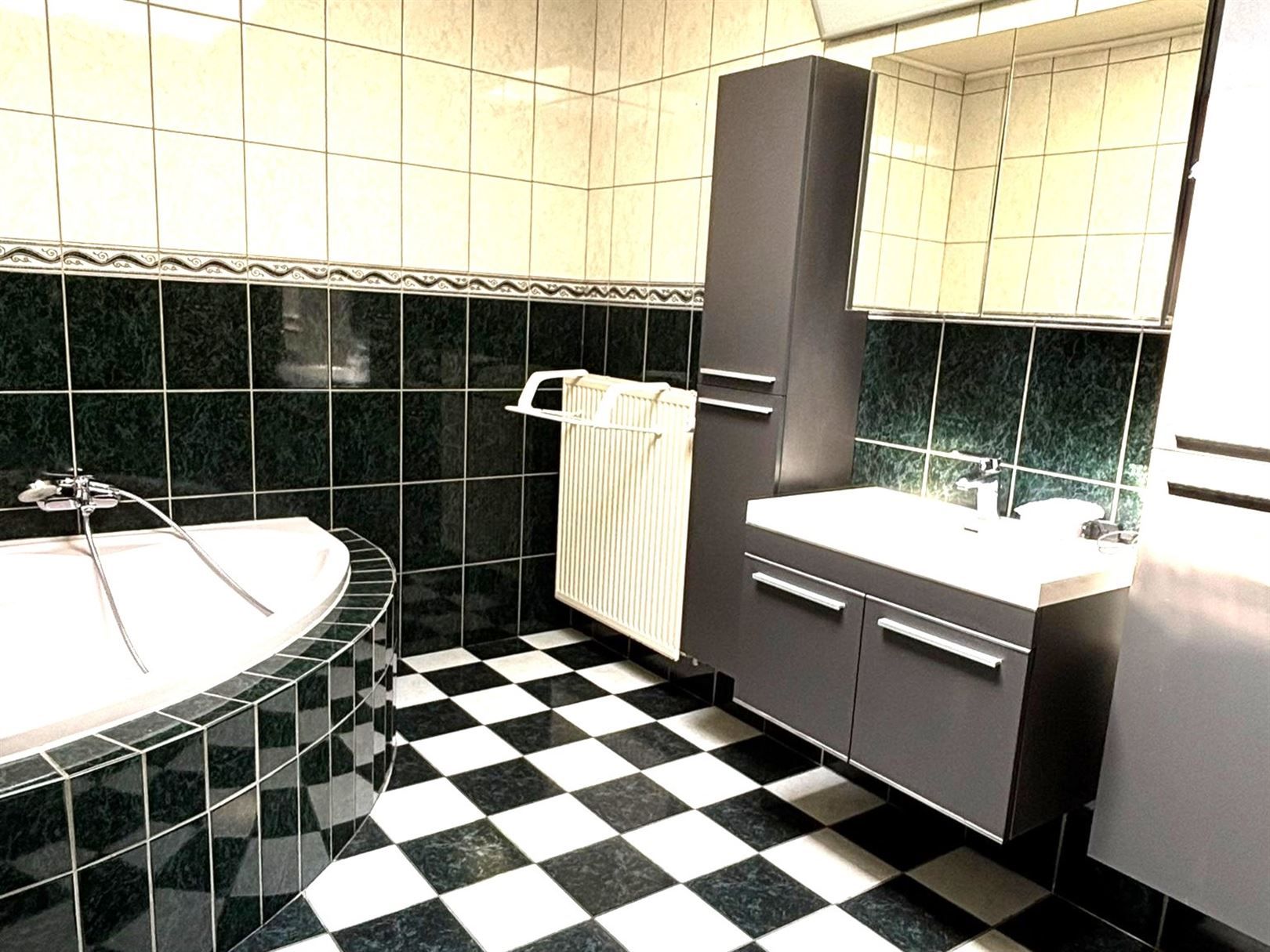 TE HUUR: Vrijstaande woning met 3 slaapkamers te Leopoldsburg! foto 8
