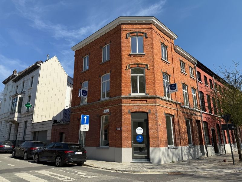 Unieke gerenoveerde triplex appartement met zicht op Coupure foto 2