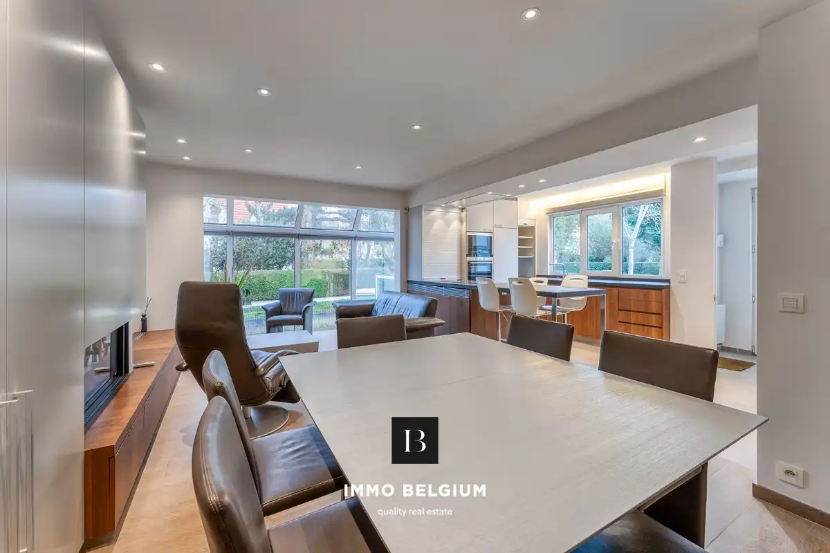 Prachtig gerenoveerde woning op 700m van het strand foto 3