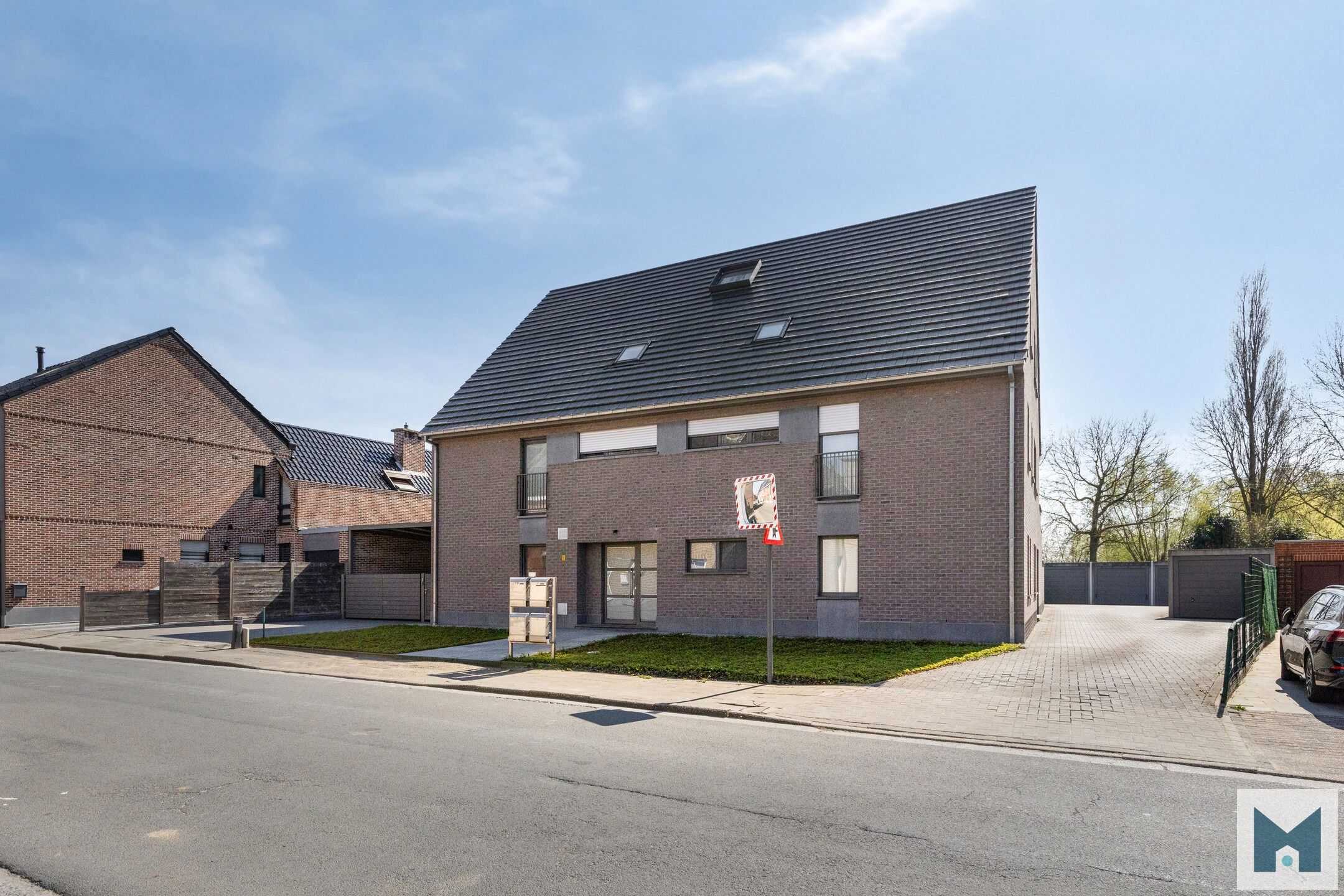 Lichtrijk, modern gelijkvloers app. met tuin te Buggenhout! foto 3
