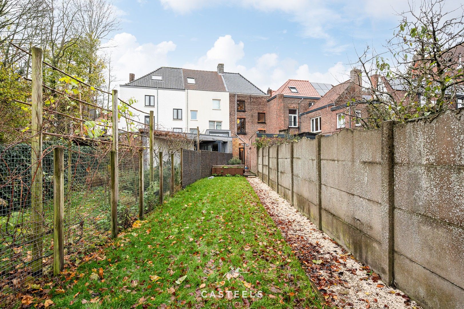 Instapklare stadswoning nabij station Brugge met tuin en studio foto 25
