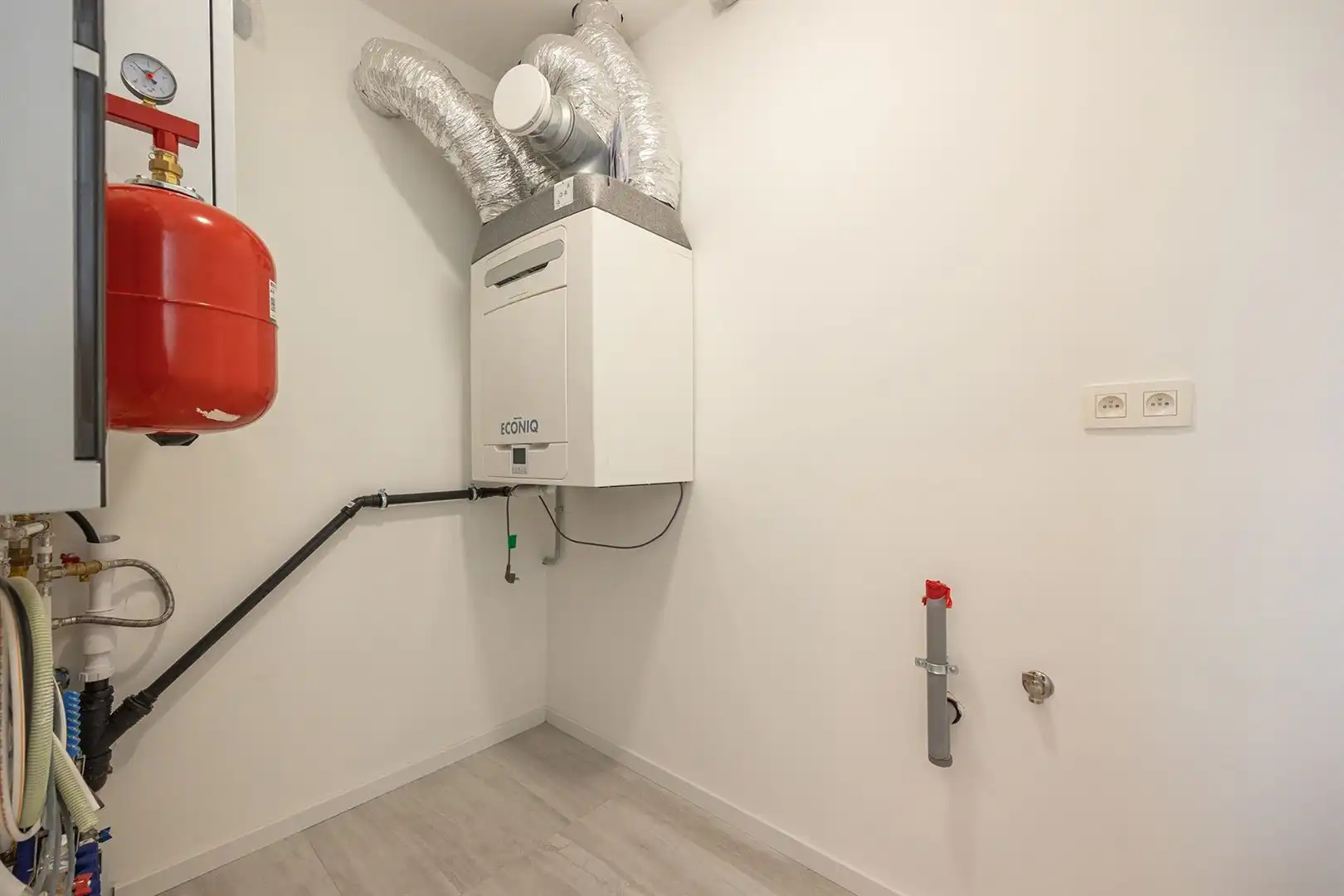 NIEUWBOUWAPPARTEMENT onder registratierechten  foto 8