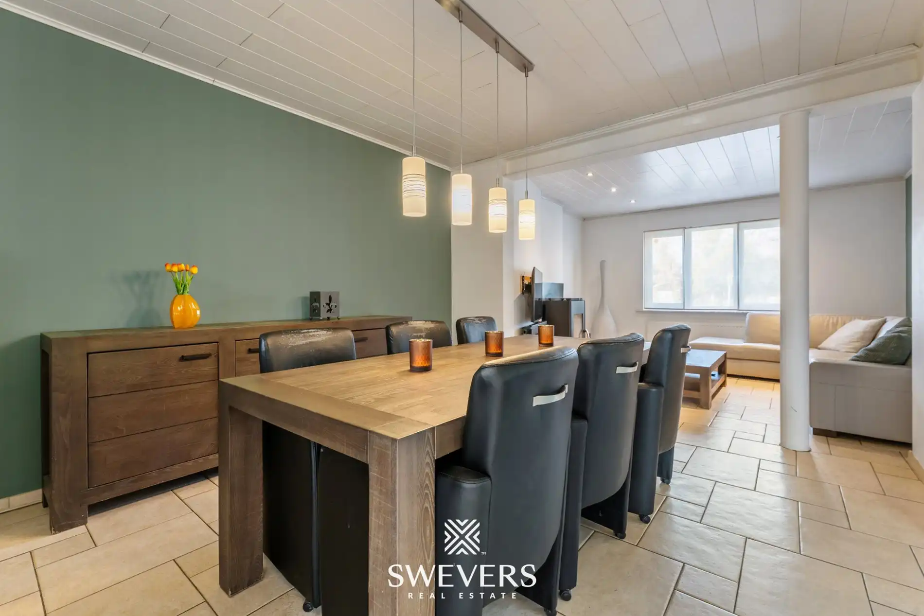 Ruime halfopen woning met zuidoostgerichte tuin en zwembad foto 11