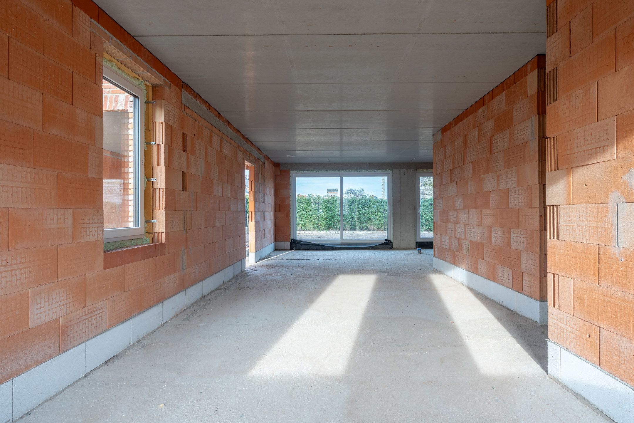 Knappe en ruime (245 m²) casco woning op gunstige ligging foto 14