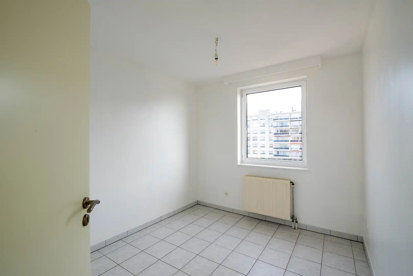 Lichtrijk appartement met mooi uitzicht, terras en garagebox foto 10