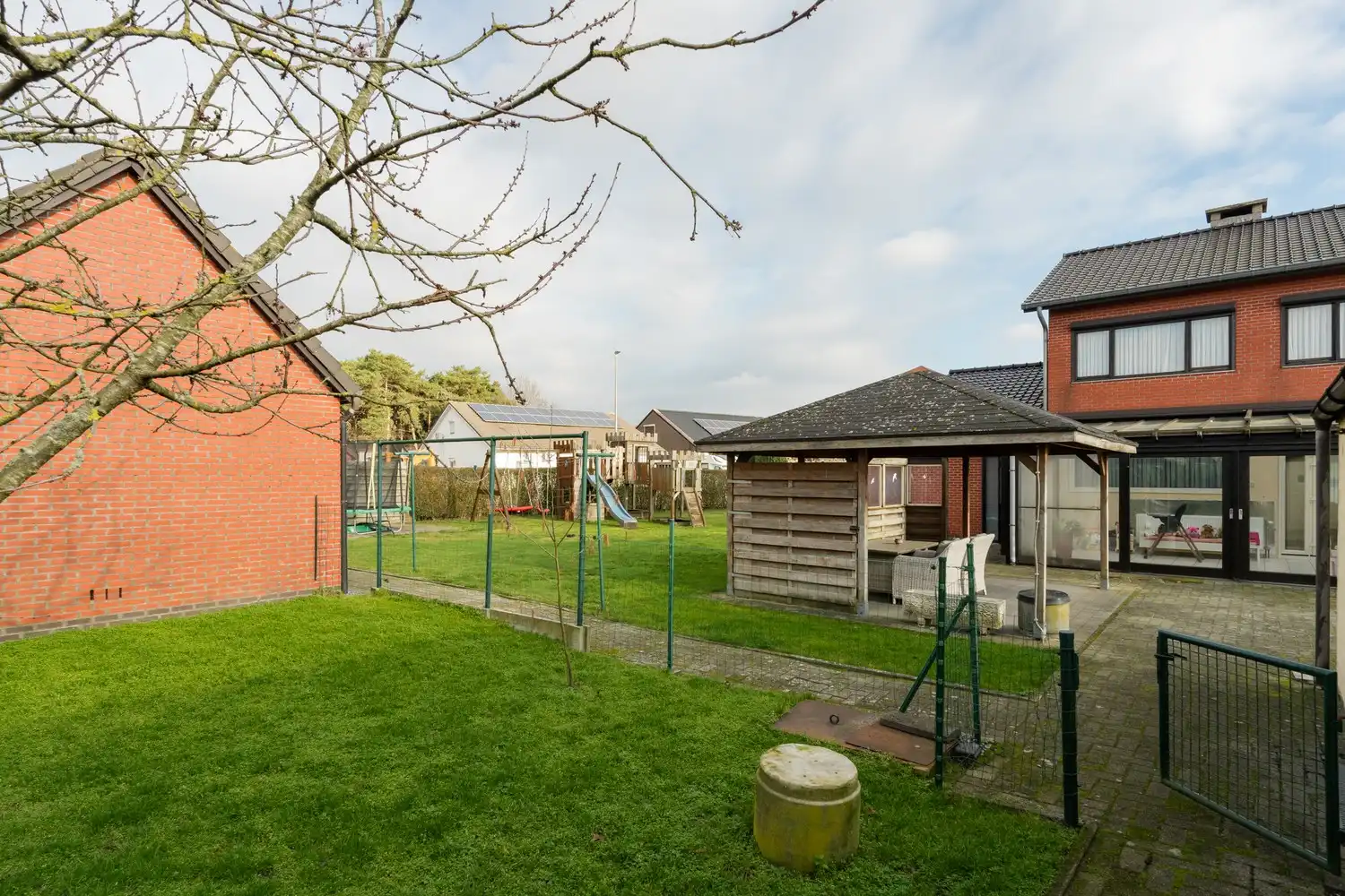 Instapklare  gezinswoning op ruim hoekperceel van 784 m² foto 49