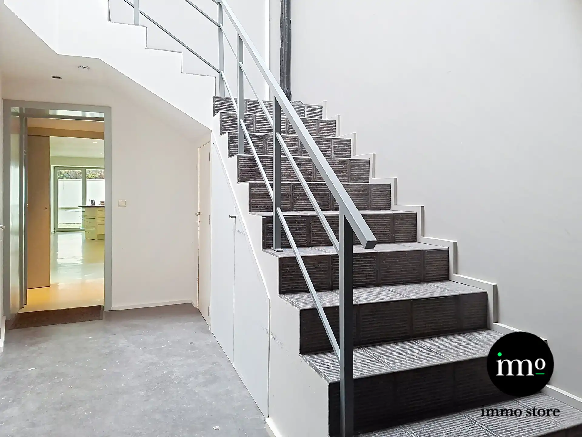 Ruim 2-slaapkamerappartement met privétuin foto 18