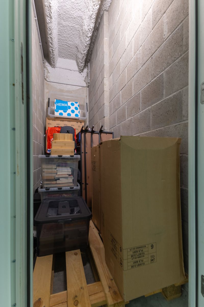 Recente studio met leuk terras en kelder foto 11