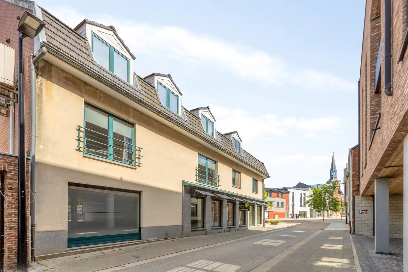 Strategisch gelegen commerciële ruimte van ca. 201 m² in het centrum van Beringen !  foto 31