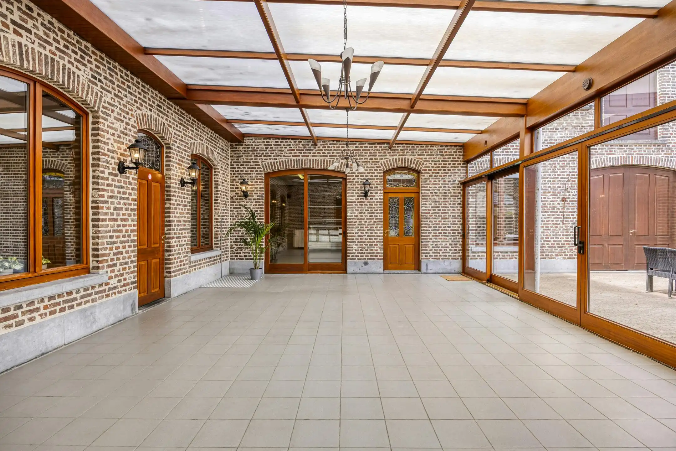 Handelshuis met café en feestzaal + bouwgrond te koop in Tongerlo  foto 16