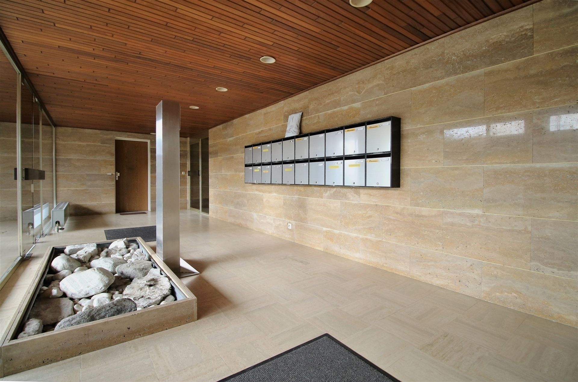 Ruim appt 2 slpk, terras en parking foto 24