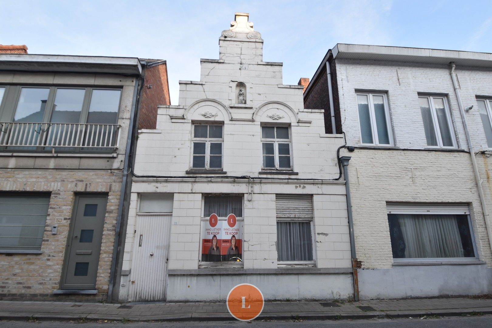 Te renoveren woning centrum Izegem foto {{pictureIndex}}