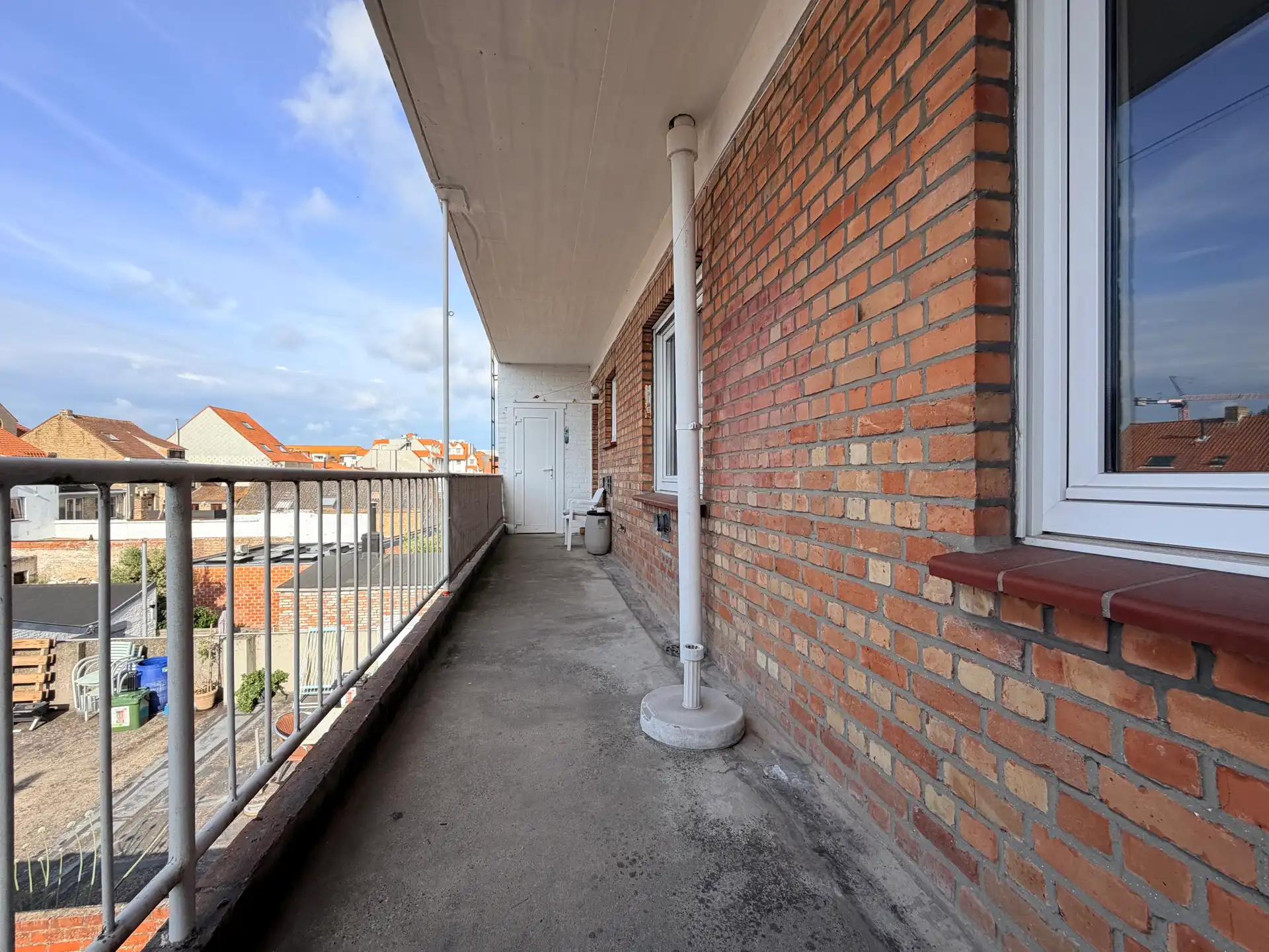 Instapklaar 2-slaapkamerappartement met grote GARAGE foto 15